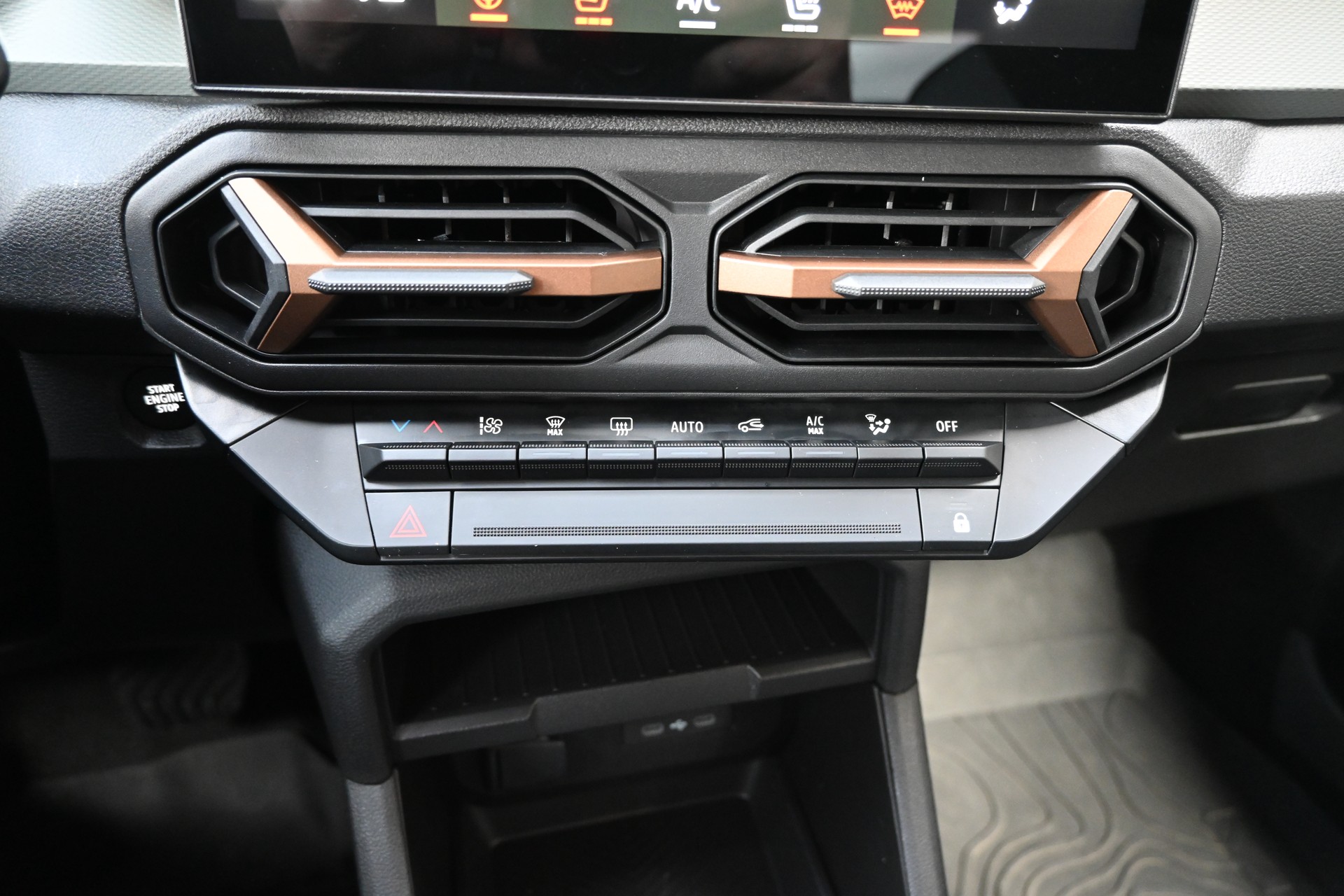 DACIA Duster 1.6 Hybrid HEV 140 Automat Extreme (Werksgarantie 07.2028)-image-21