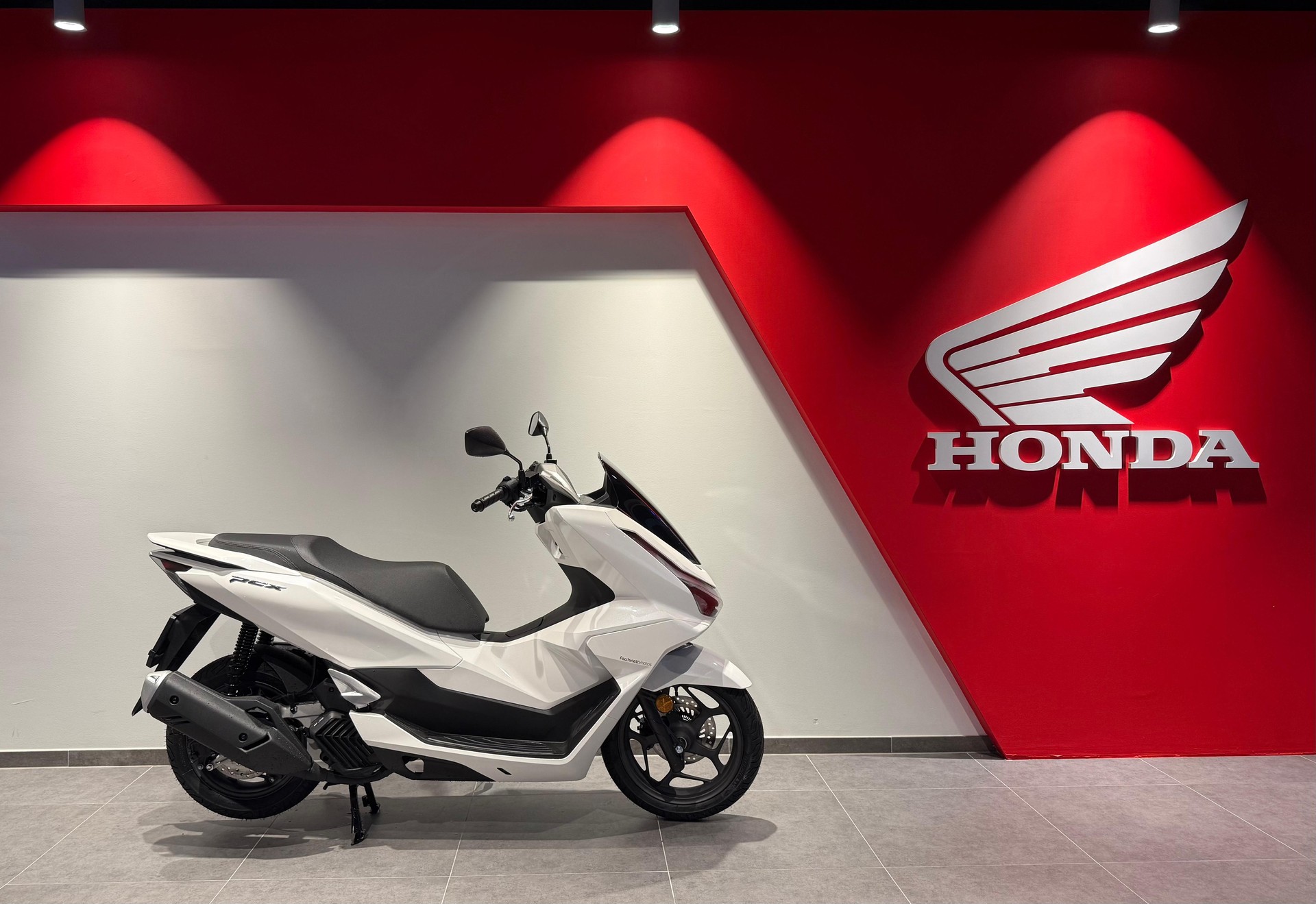 HONDA PCX 125 i ABS-showroom-element-1