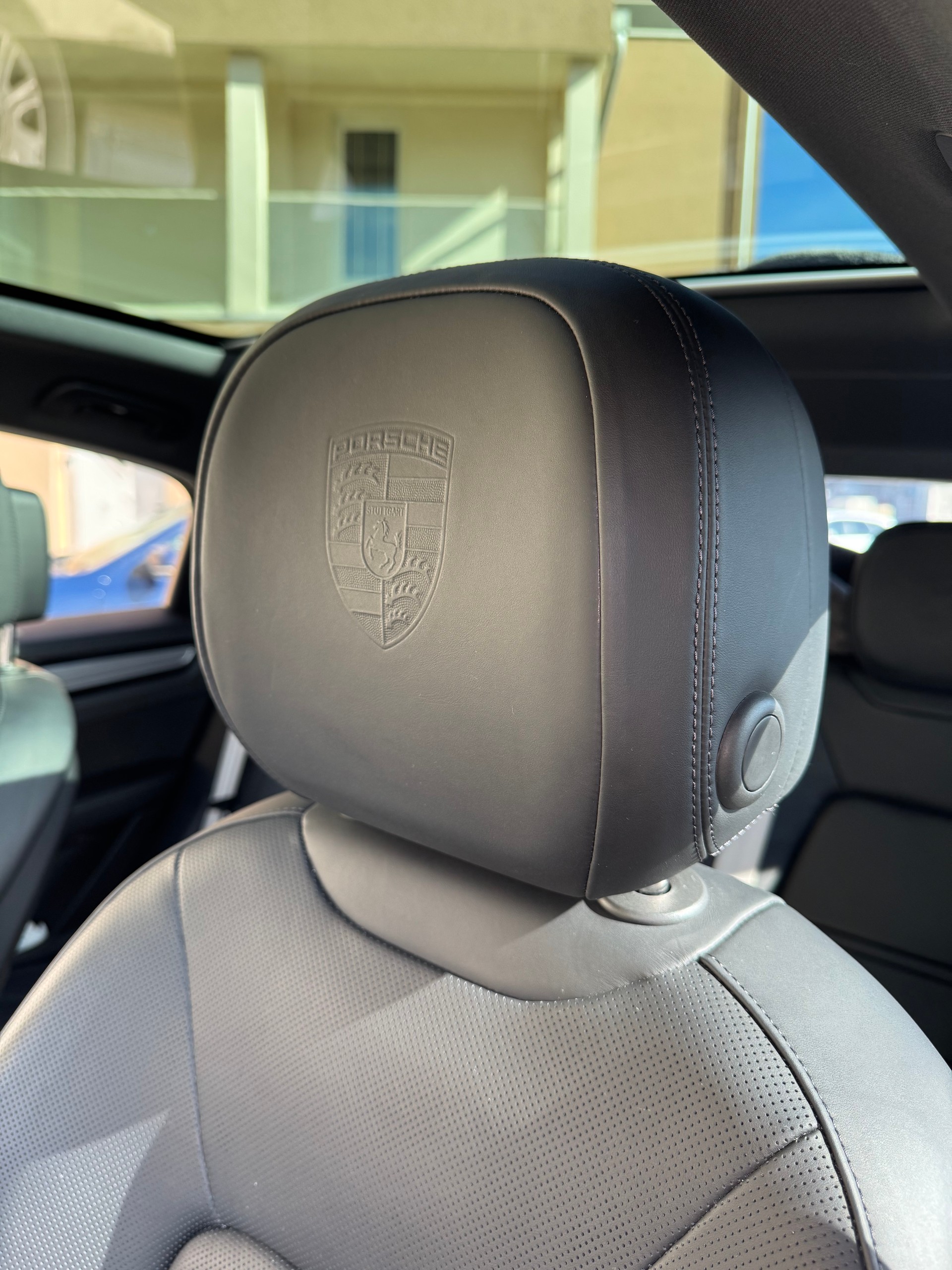 PORSCHE Cayenne Coupé E-Hybrid Platinum Edition-image-14