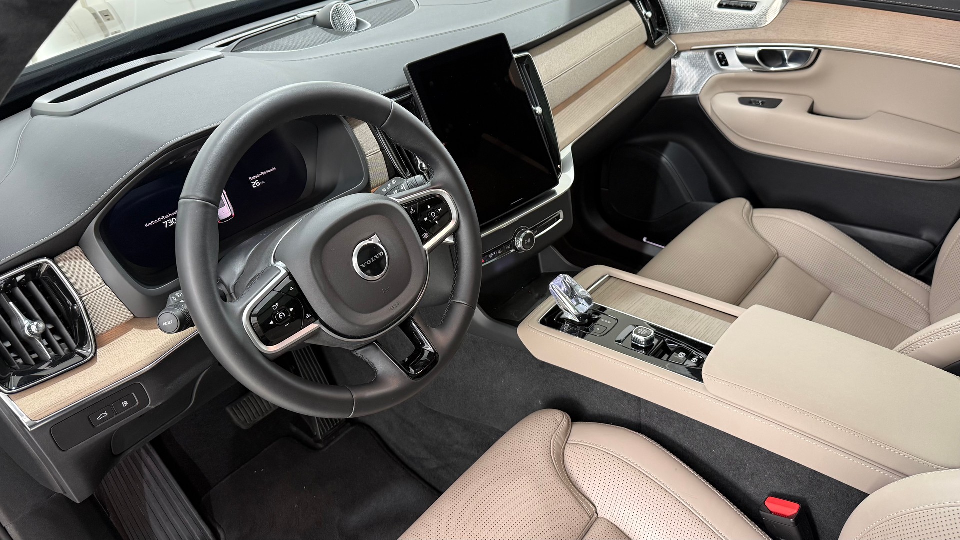 VOLVO XC90 2.0 T8 TE Ultra Dark eAWD-image-3
