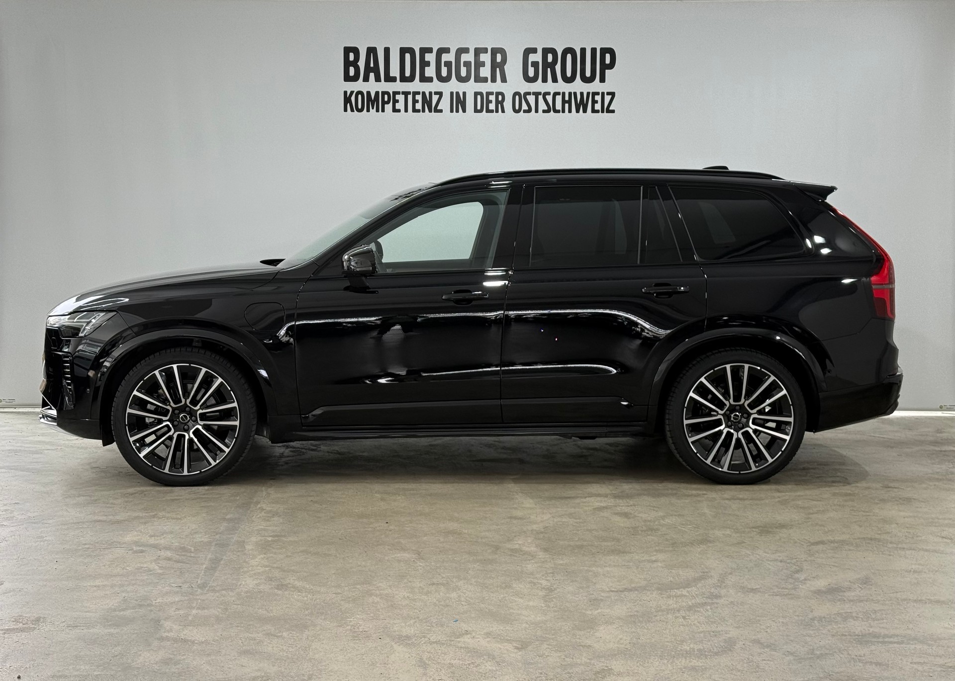 VOLVO XC90 2.0 T8 TE Ultra Dark eAWD-image-1