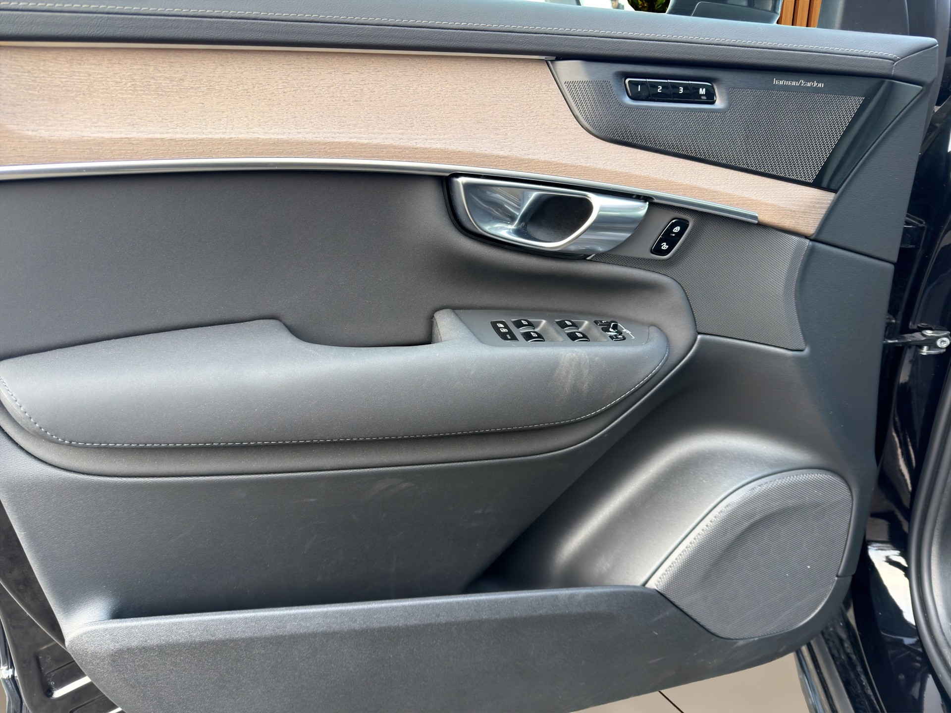 VOLVO XC90 2.0 T8 TE Ultra Dark eAWD-image-16