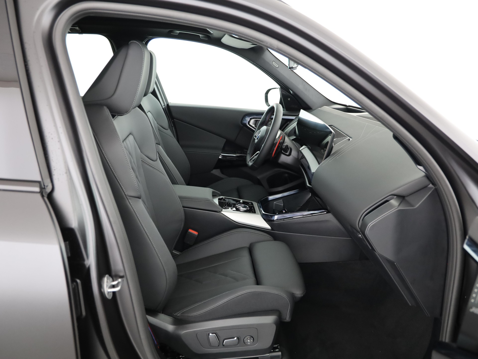 BMW X3 M50i-image-12