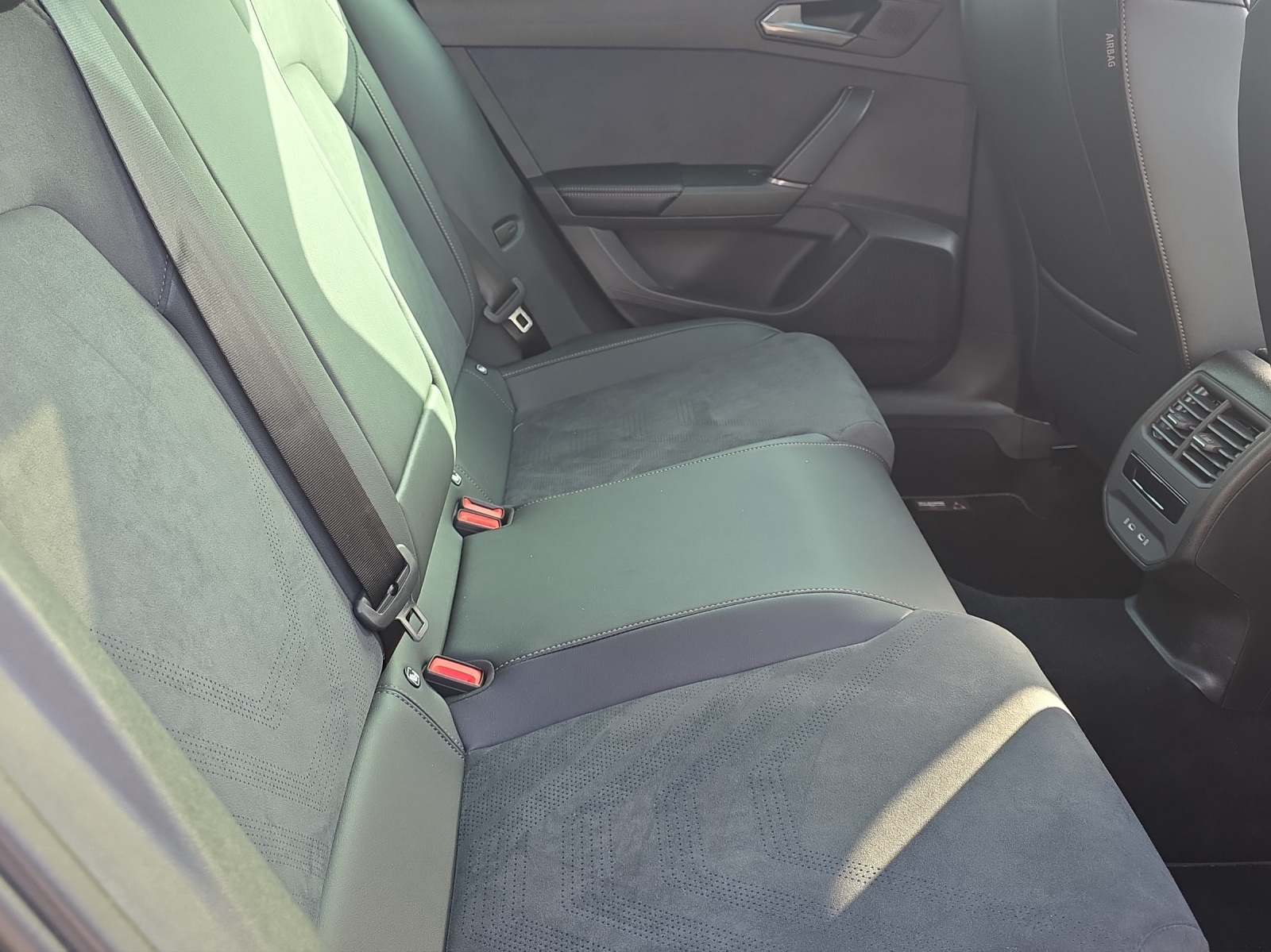 CUPRA LEON 1.5 TSI DSG-image-12