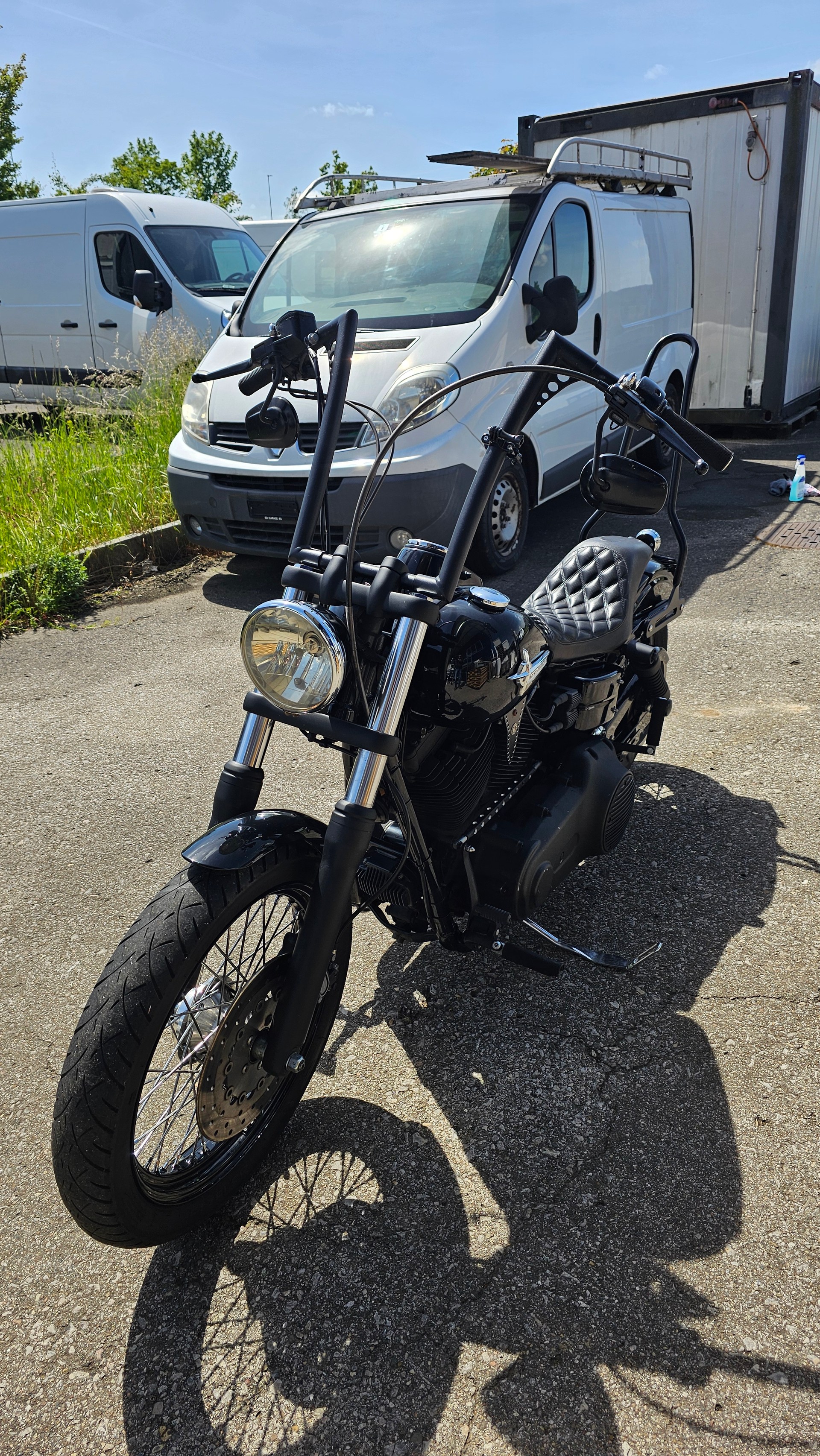 HARLEY-DAVIDSON FXDBI Dyna Street Bob