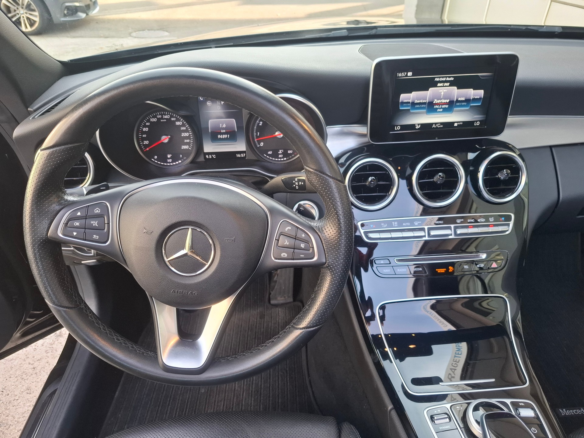 MERCEDES-BENZ C 400 Cabriolet 4Matic 9G-Tronic-image-4