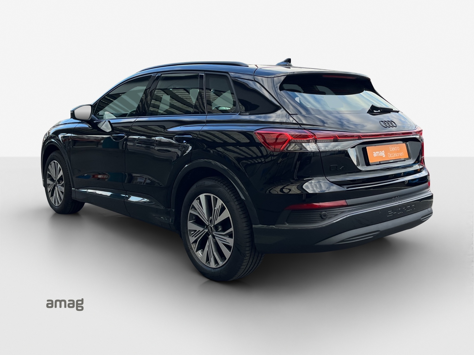AUDI Q4 e-tron 45 Edition Swiss Ski quattro-image-2