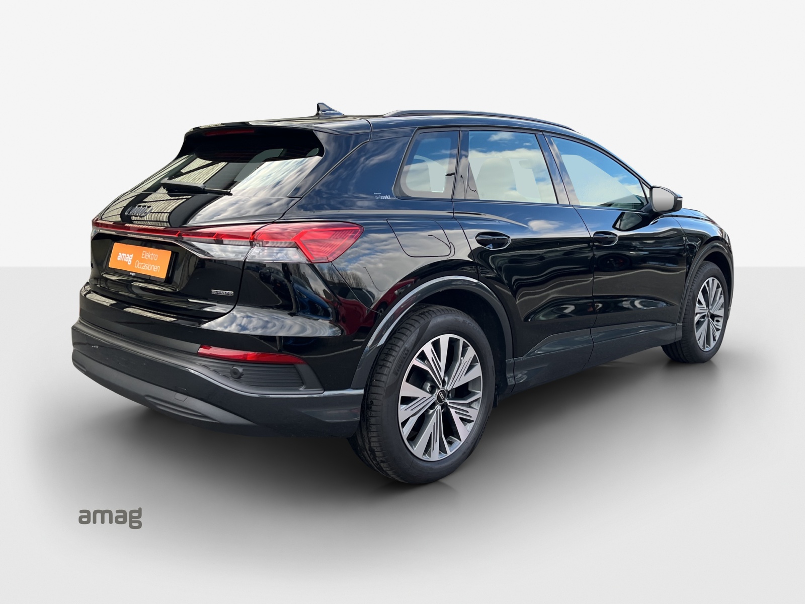 AUDI Q4 e-tron 45 Edition Swiss Ski quattro-image-5