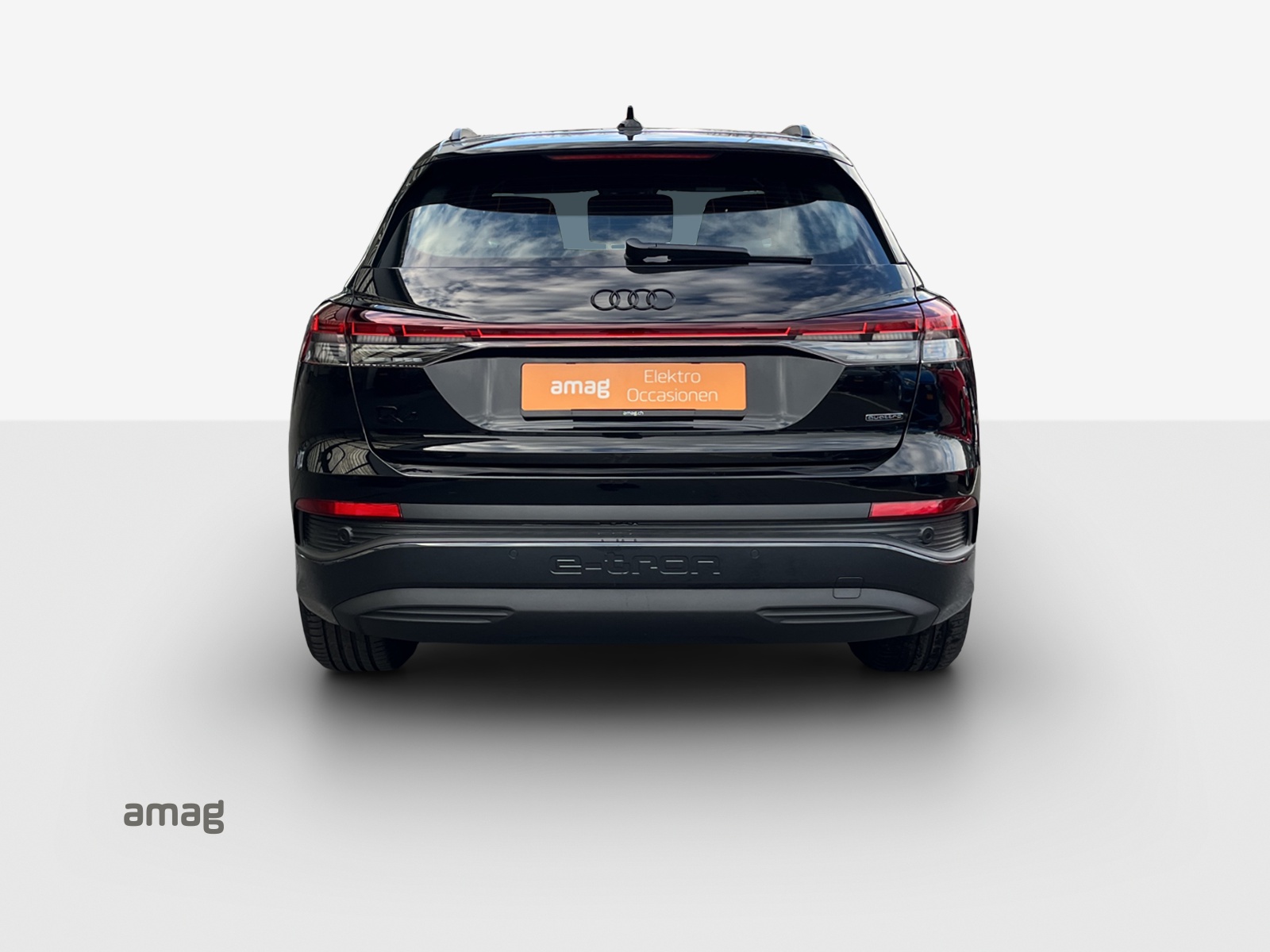 AUDI Q4 e-tron 45 Edition Swiss Ski quattro-image-4