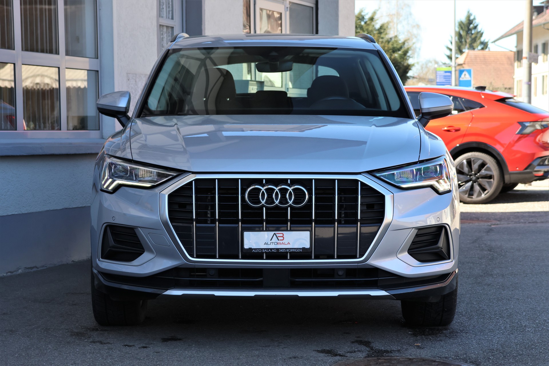 AUDI Q3 35 TDI advanced S-tronic (CH)-image-1