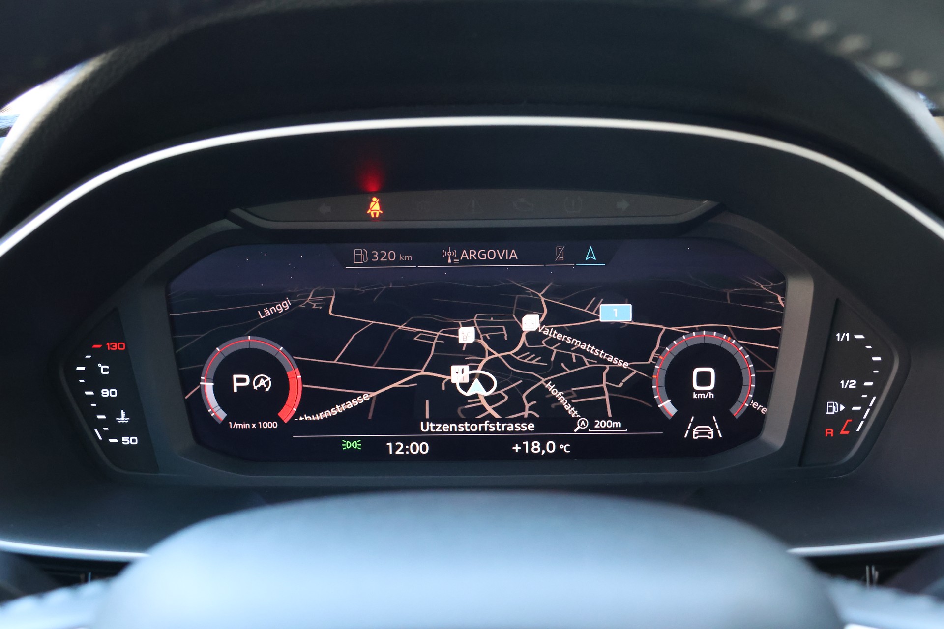 AUDI Q3 35 TDI advanced S-tronic (CH)-image-17