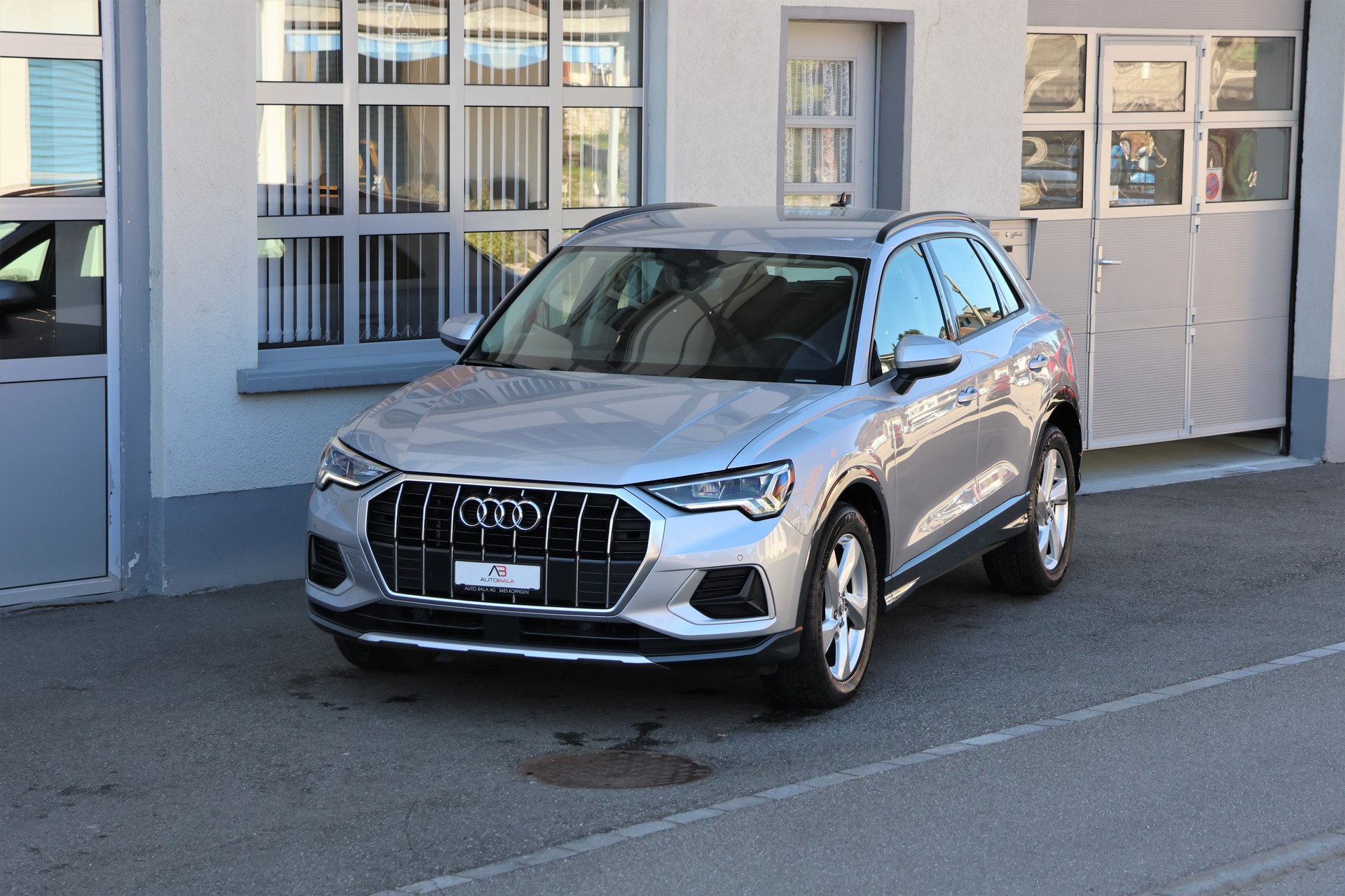 AUDI Q3 35 TDI advanced S-tronic (CH)-image-0