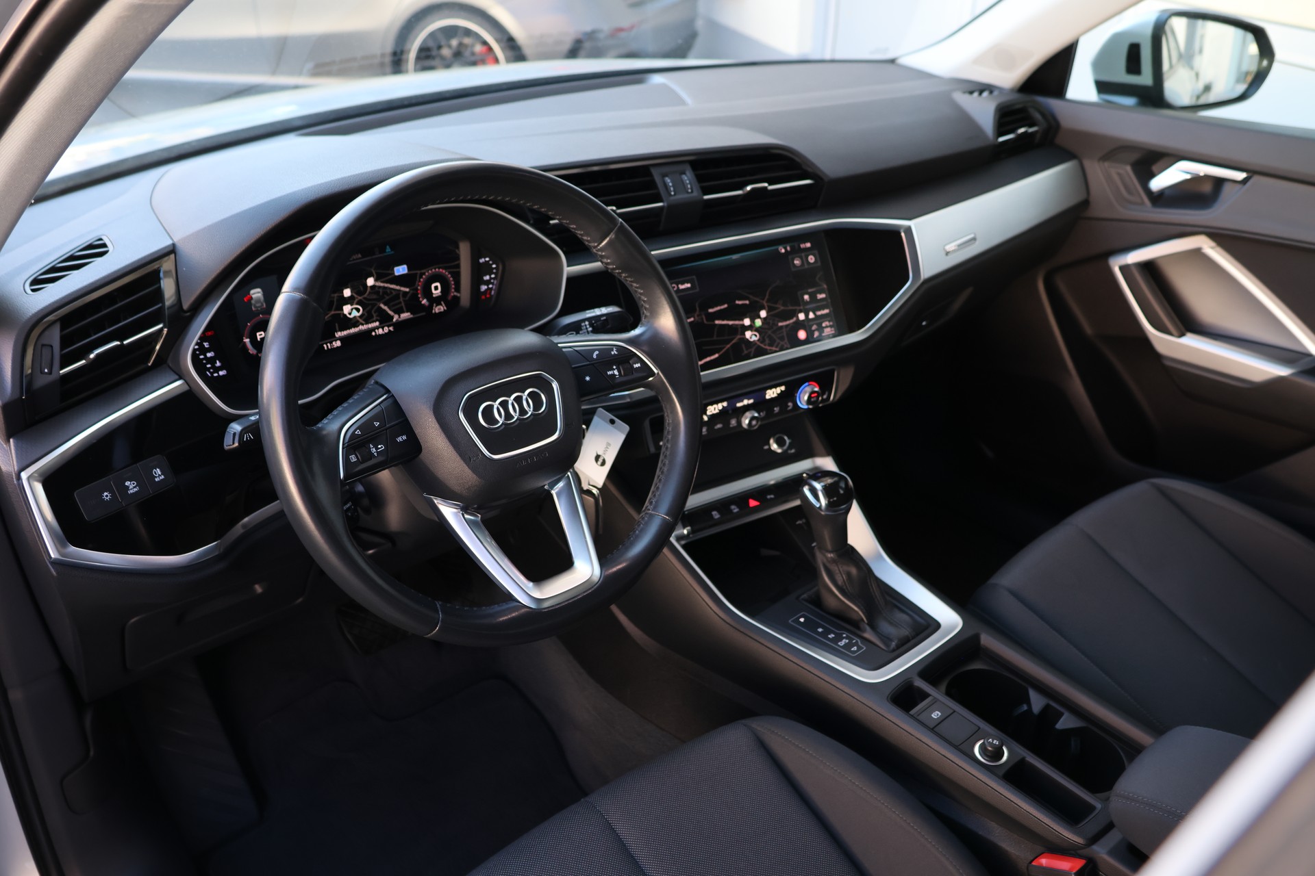 AUDI Q3 35 TDI advanced S-tronic (CH)-image-9