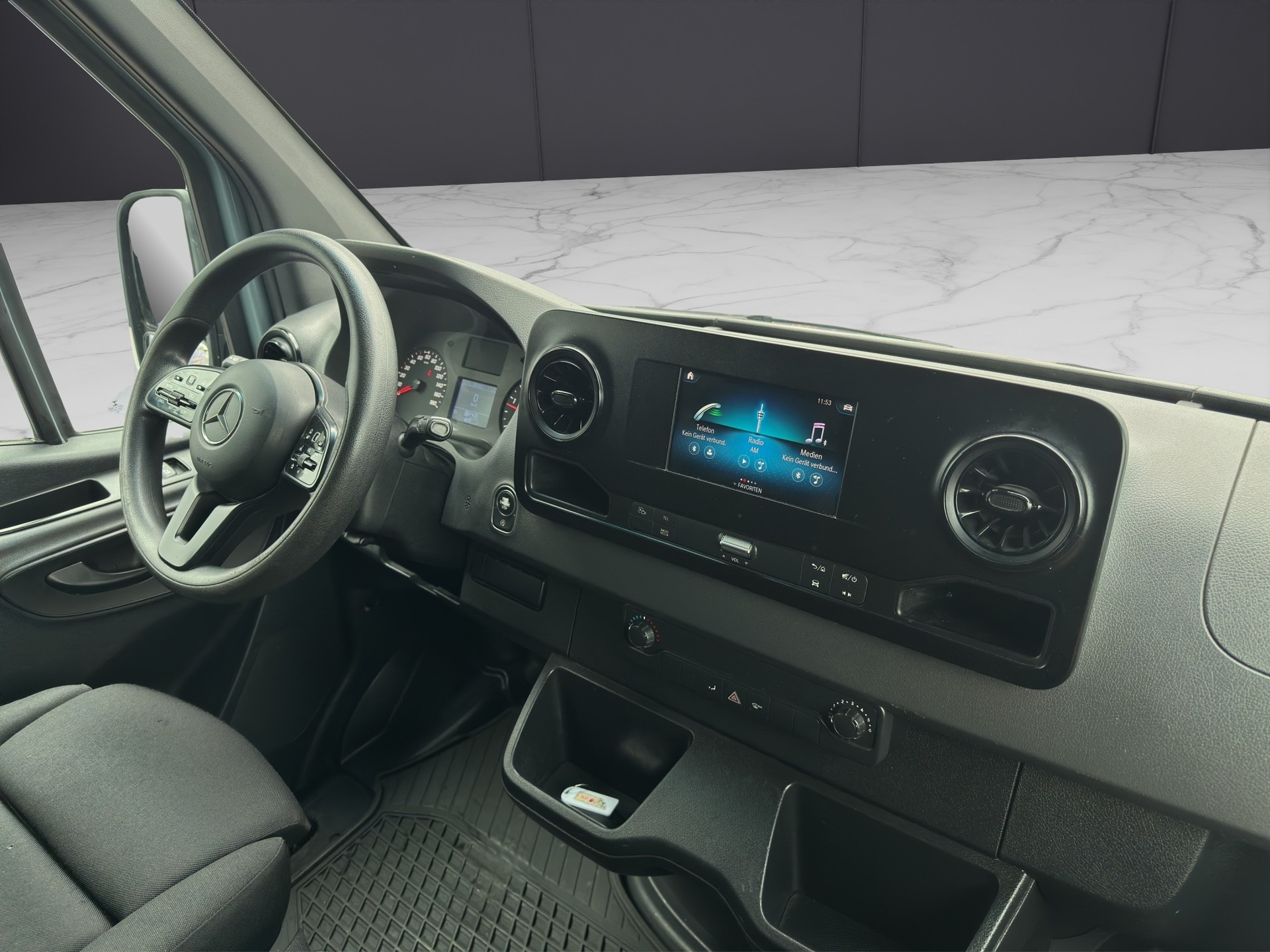 MERCEDES-BENZ Sprinter 214 CDI Standard 9G-TRONIC FWD-image-12