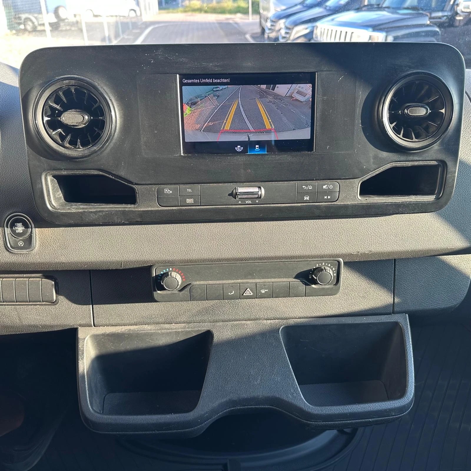 MERCEDES-BENZ Sprinter 214 CDI Standard 9G-TRONIC FWD-image-33