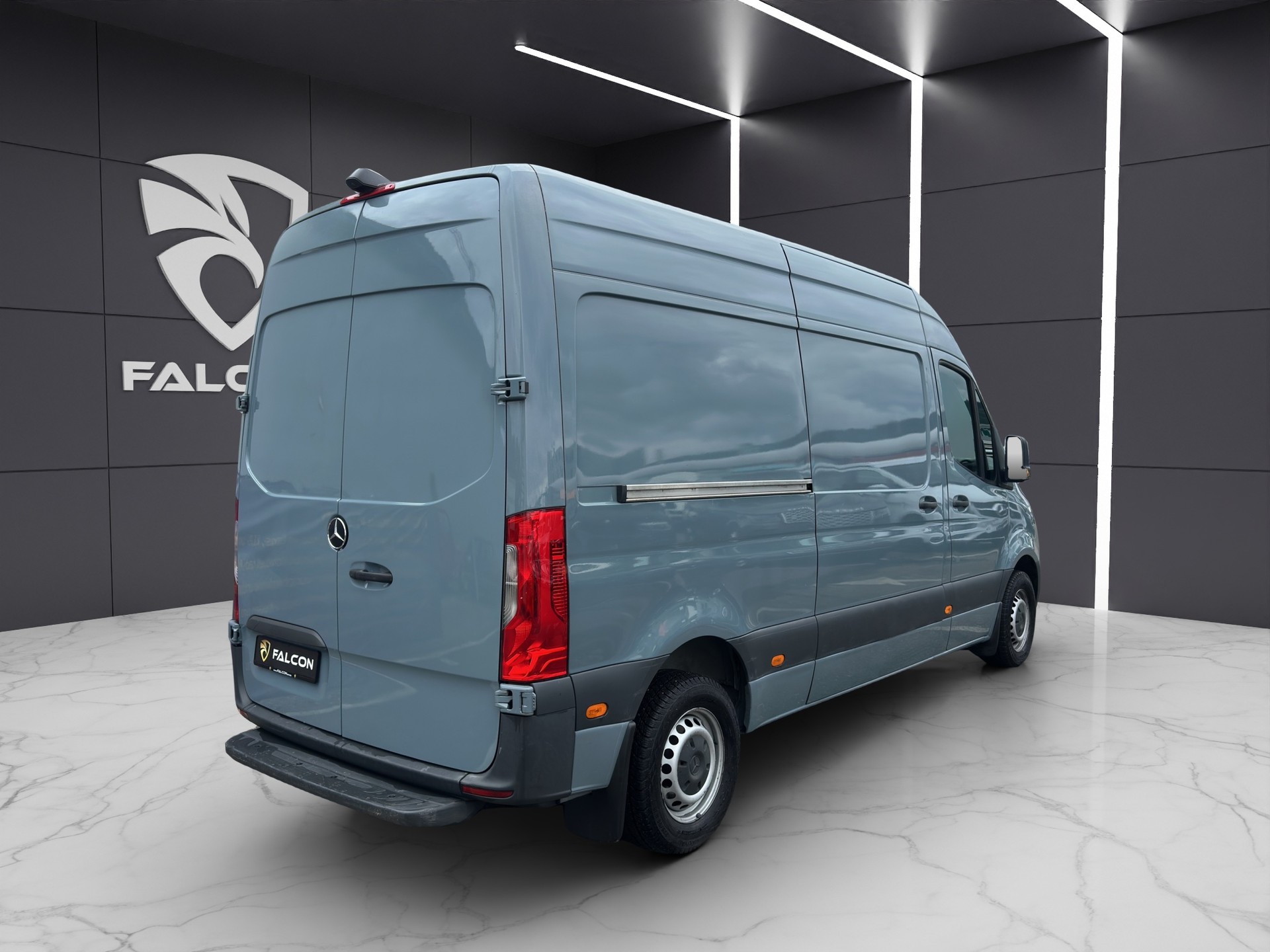 MERCEDES-BENZ Sprinter 214 CDI Standard 9G-TRONIC FWD-image-5