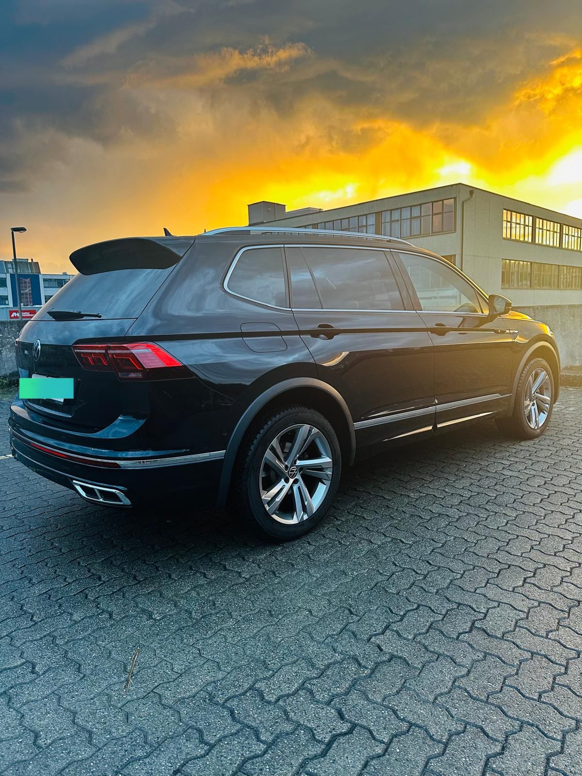 VW 2.0 TDI SCR R-Line DSG Allspace-image-2