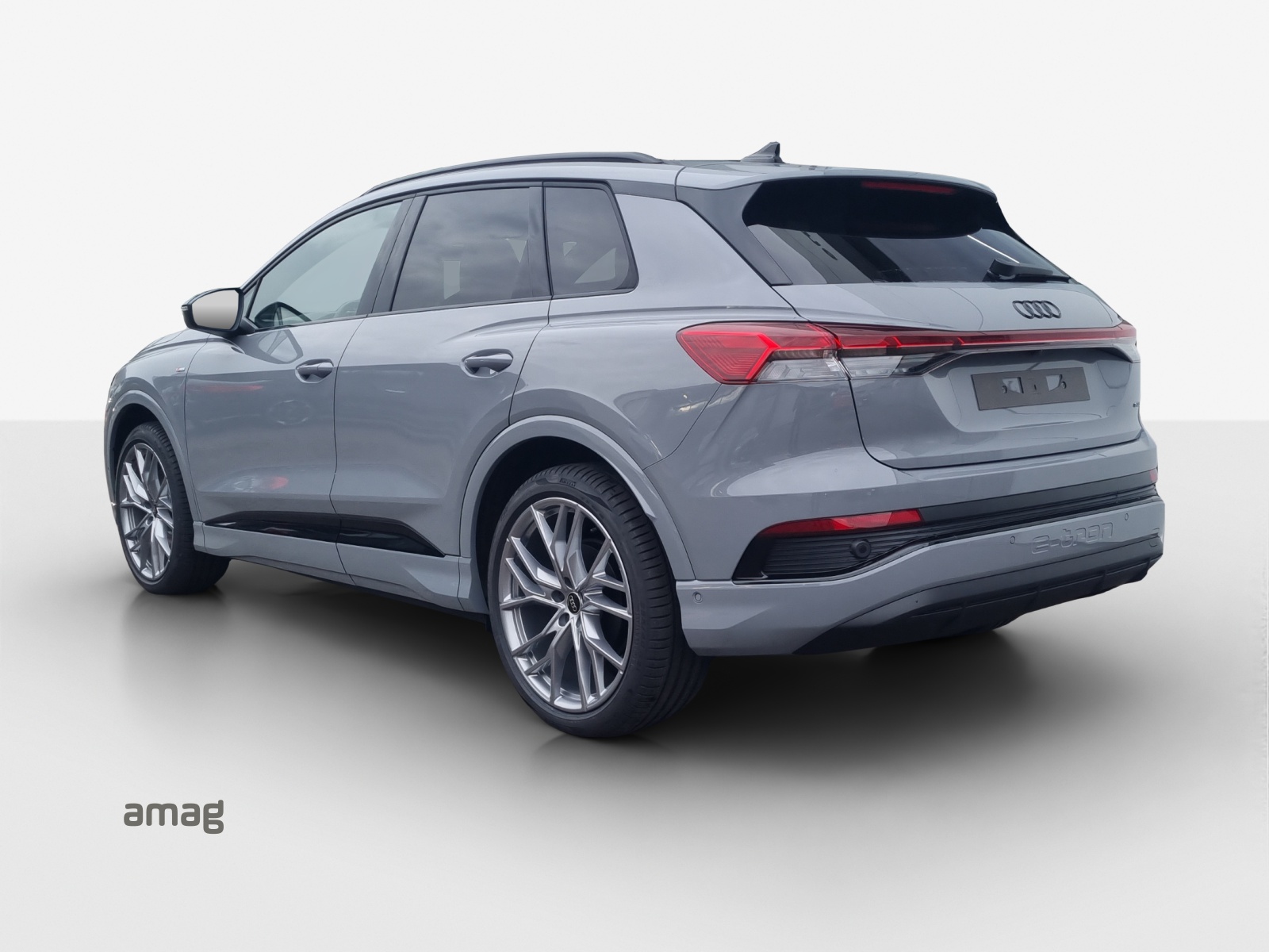 AUDI Q4 e-tron 45 Edition Swiss Ski quattro-image-2