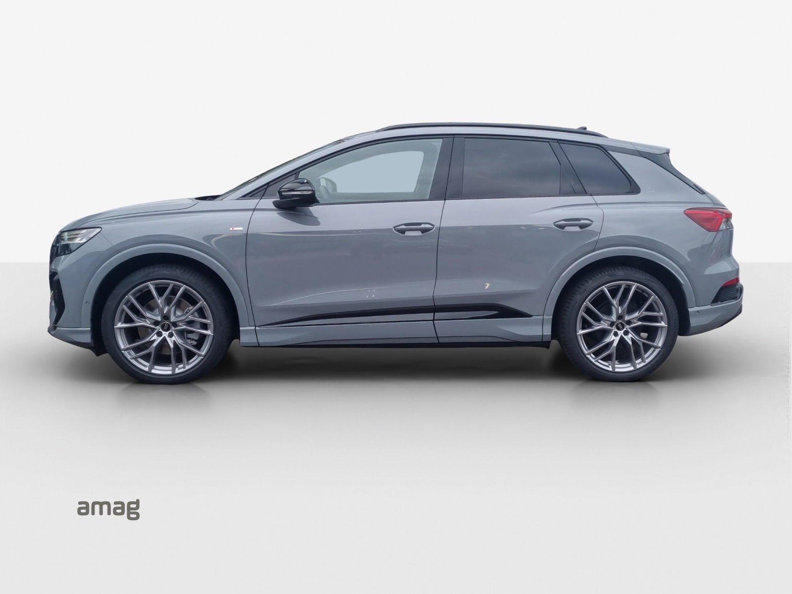 AUDI Q4 e-tron 45 Edition Swiss Ski quattro-image-1