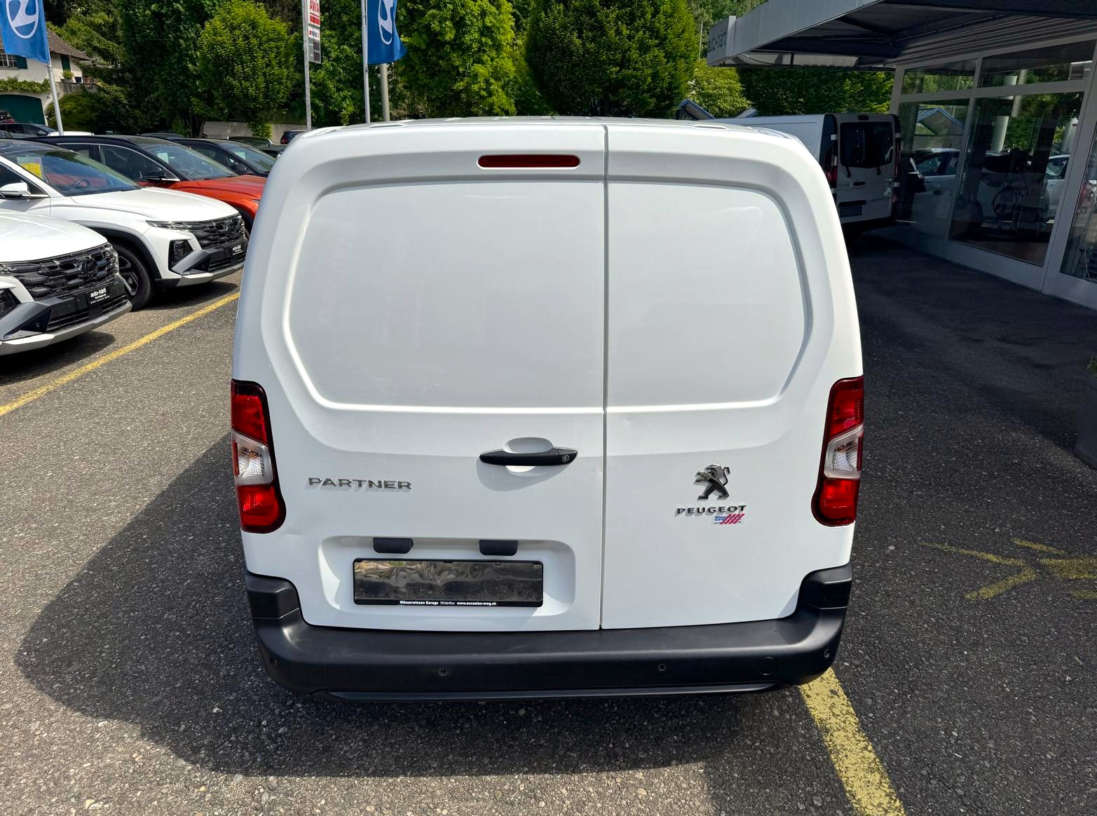 PEUGEOT Blue HDi 75 Pro L1-image-11