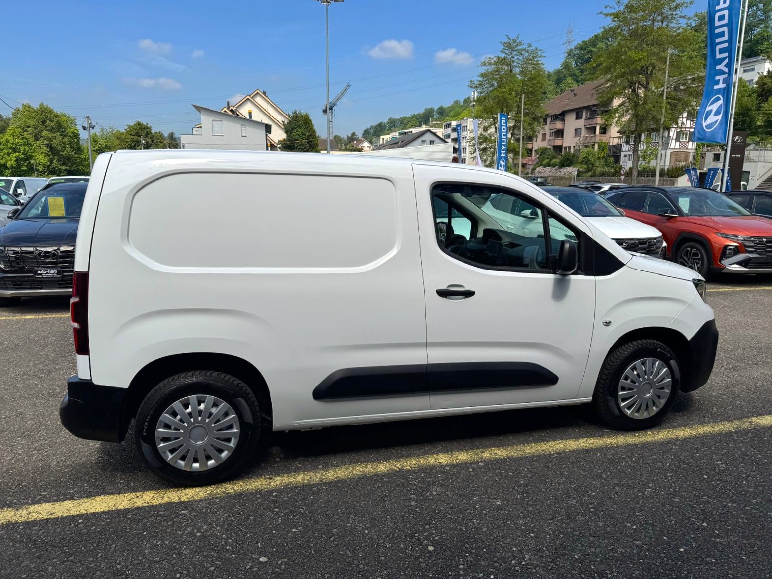 PEUGEOT Blue HDi 75 Pro L1-image-5