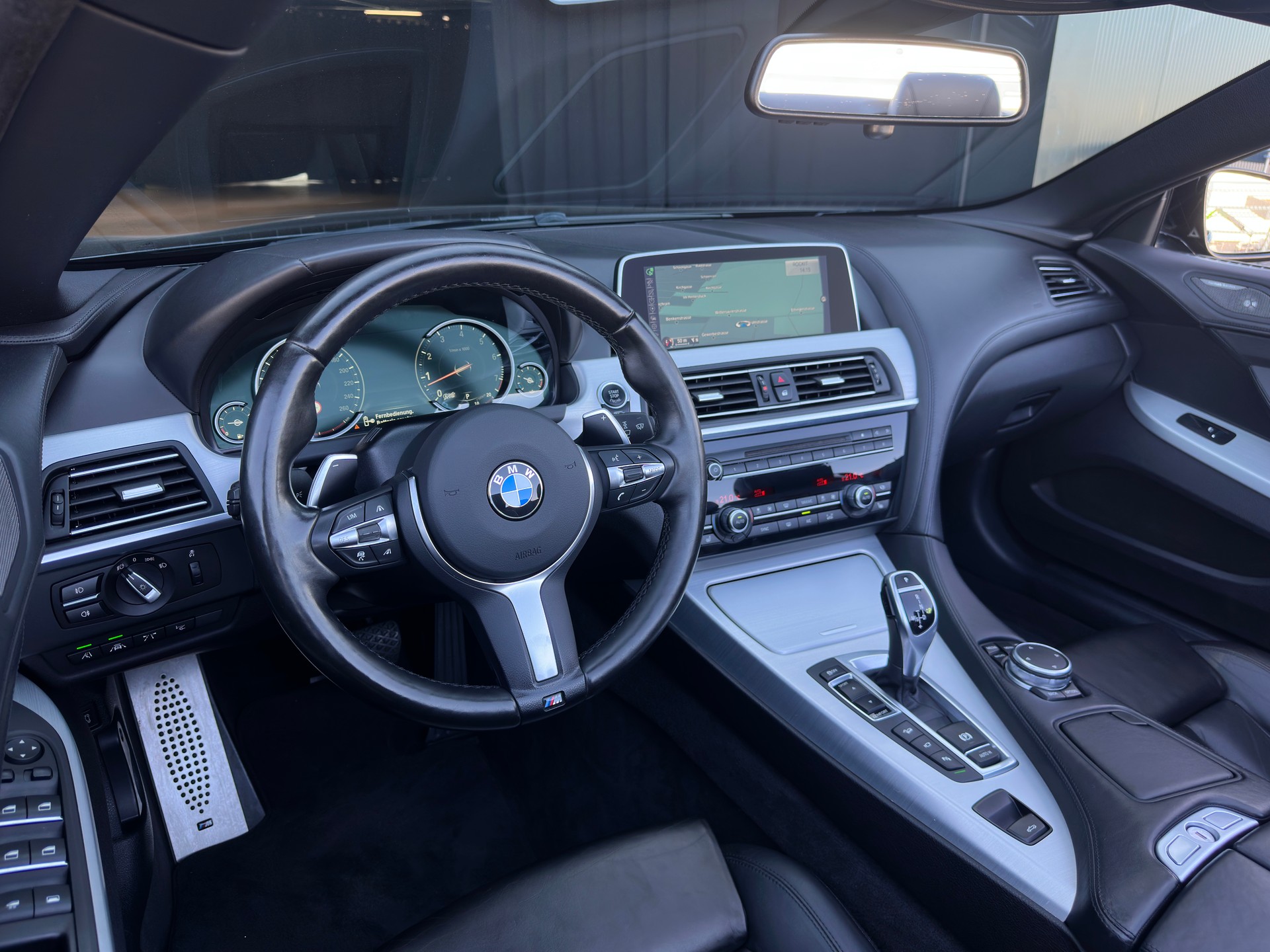 BMW 640i Cabrio xDrive-image-12