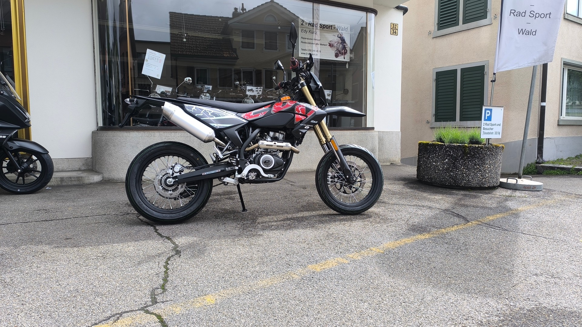 QJ COV 125 X ABS-image-10
