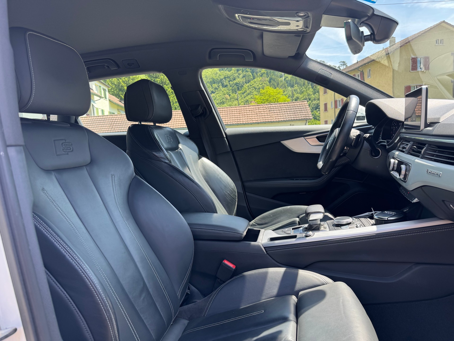 AUDI A4 Avant 2.0 TFSI Sport quattro S-tronic-image-10