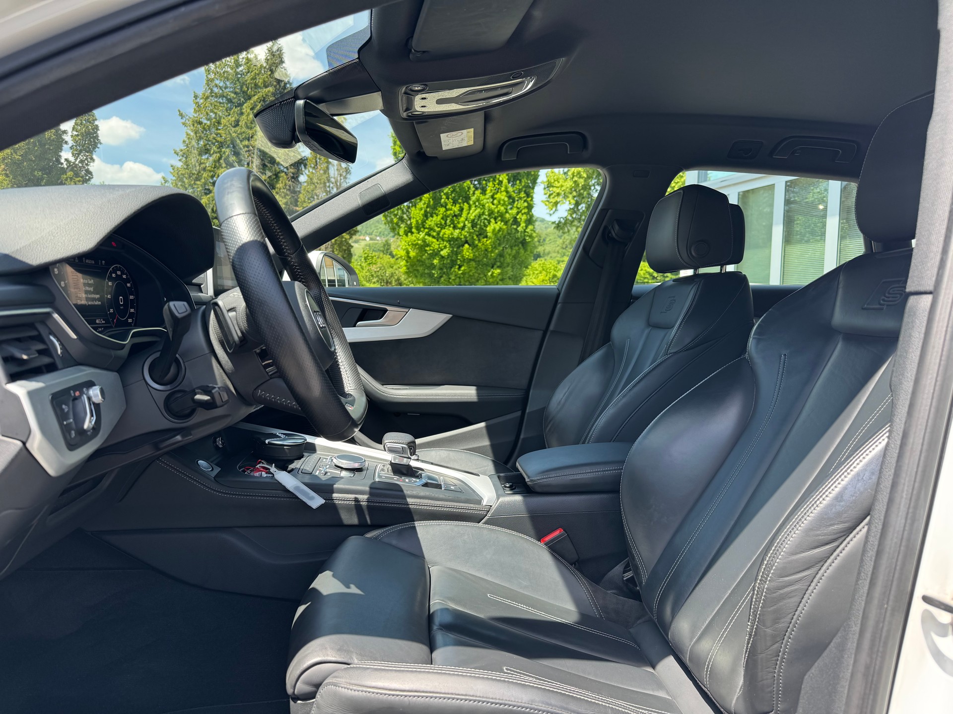 AUDI A4 Avant 2.0 TFSI Sport quattro S-tronic-image-9