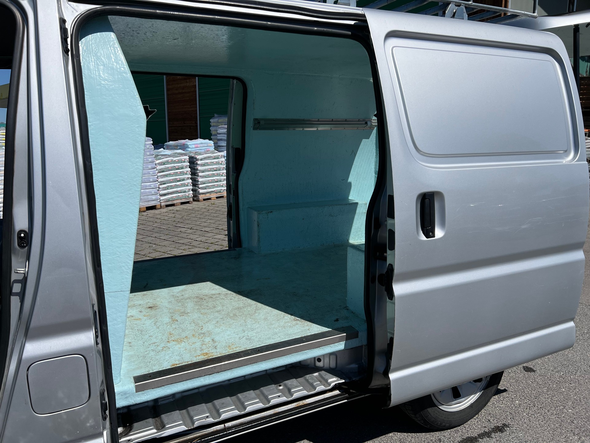 TOYOTA Hiace D-4D 4WD Van-image-9