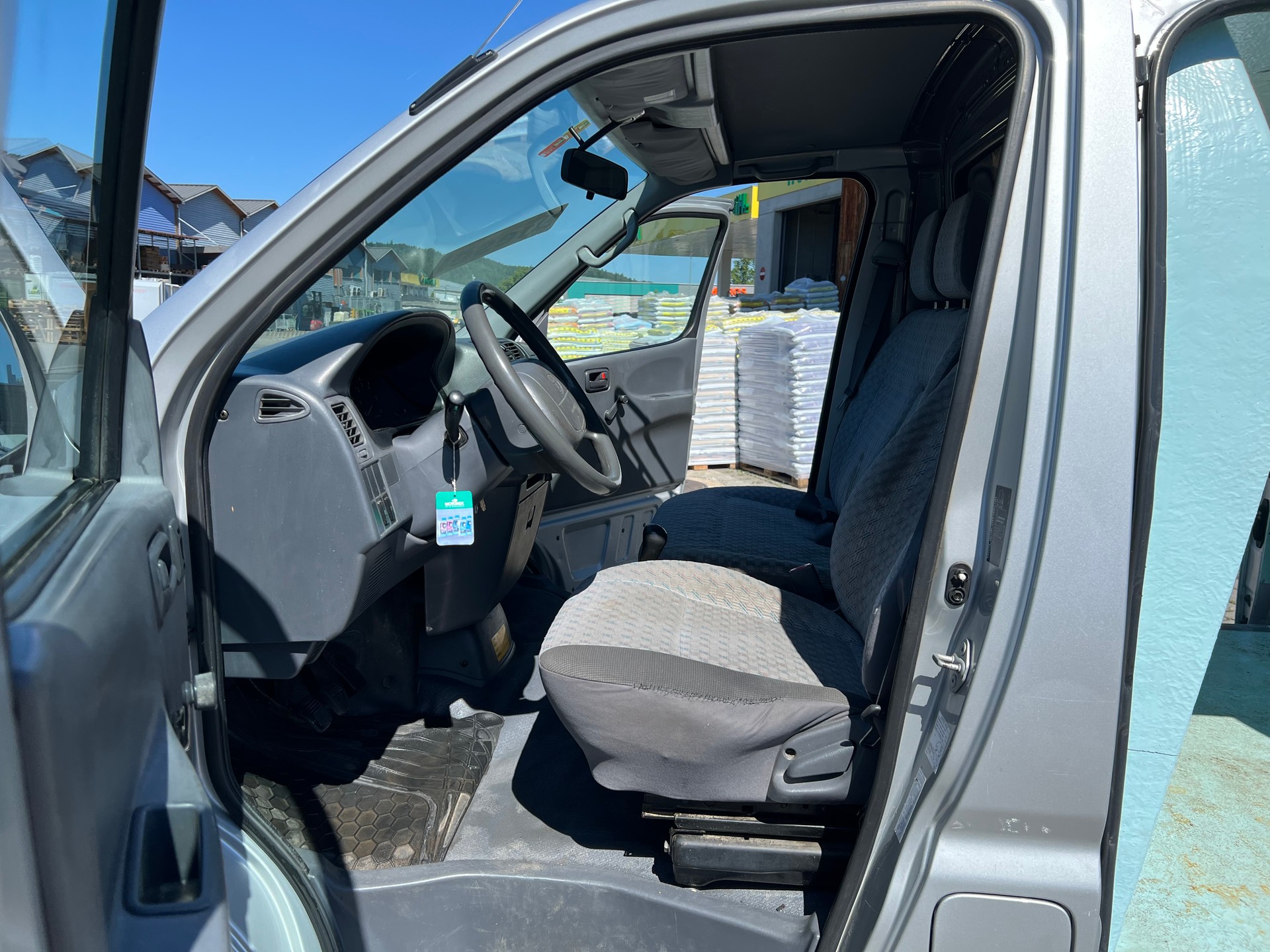 TOYOTA Hiace D-4D 4WD Van-image-7