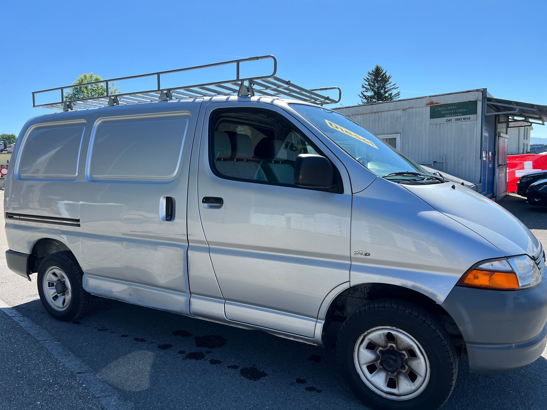 TOYOTA Hiace D-4D 4WD Van-image-2