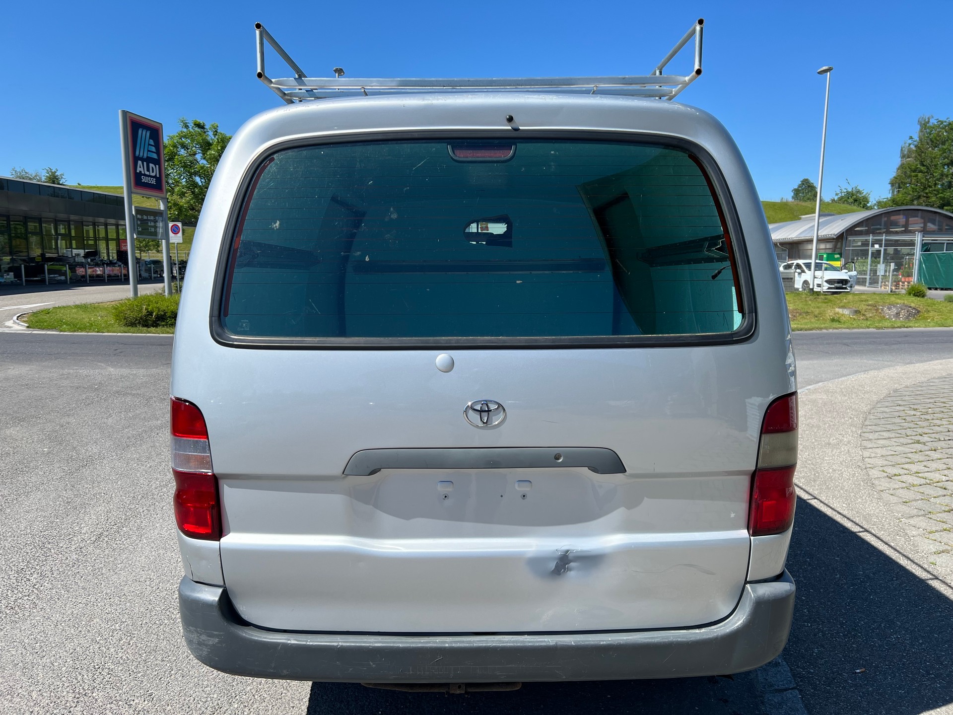 TOYOTA Hiace D-4D 4WD Van-image-5
