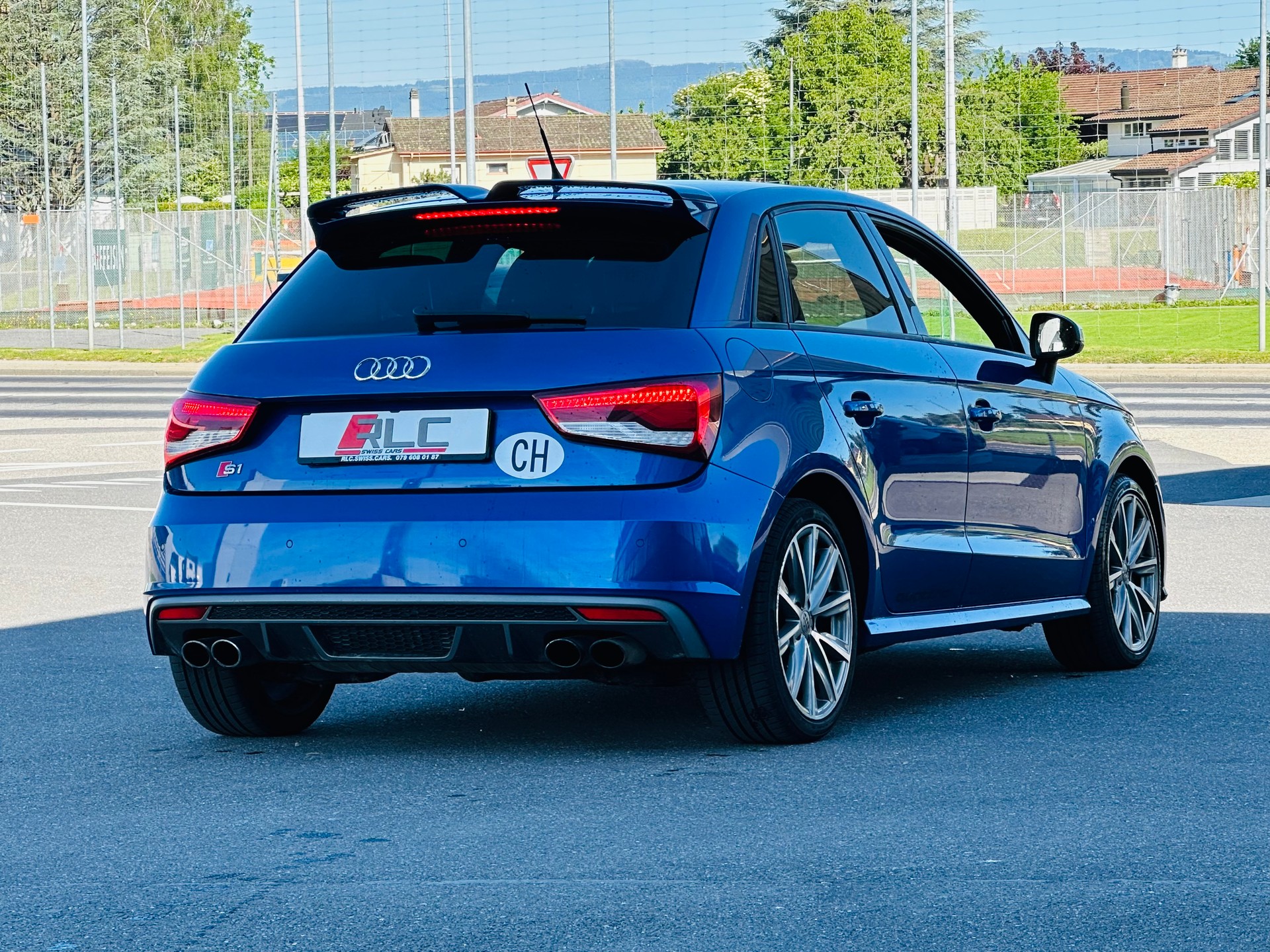 AUDI S1 Sportback 2.0 TFSI Sport quattro-image-13