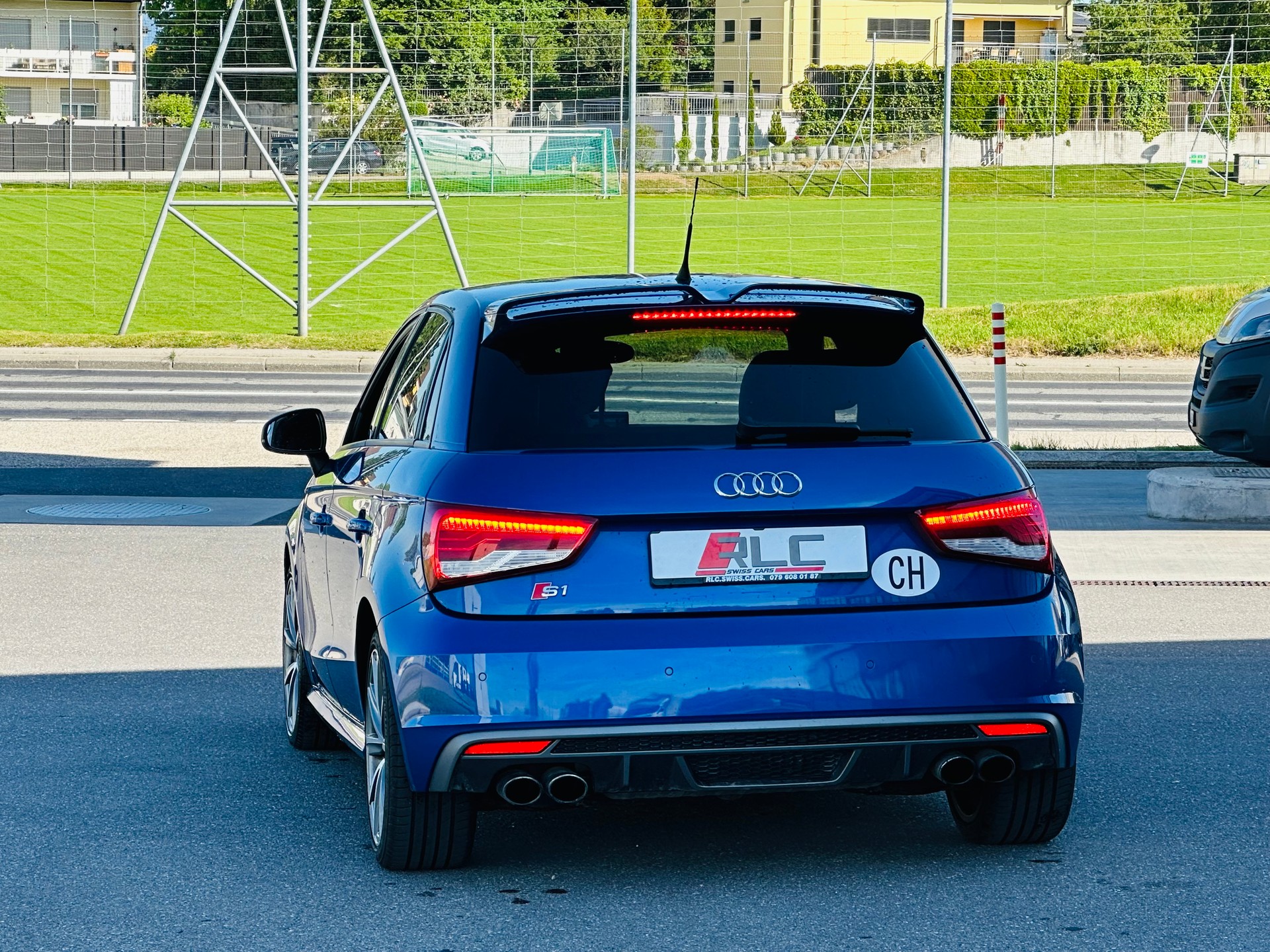 AUDI S1 Sportback 2.0 TFSI Sport quattro-image-9