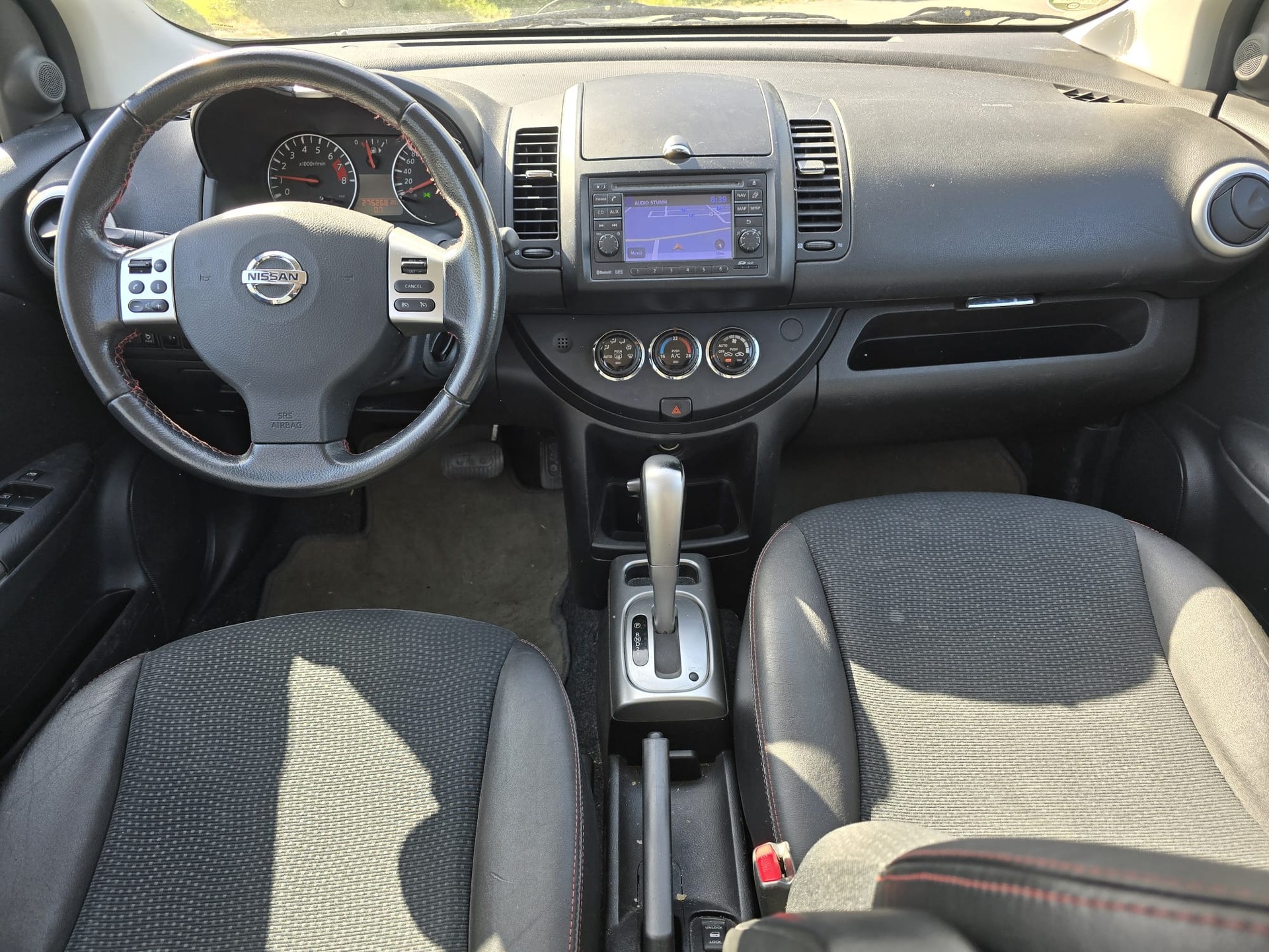 NISSAN Note 1.6 tekna Automatic-image-10