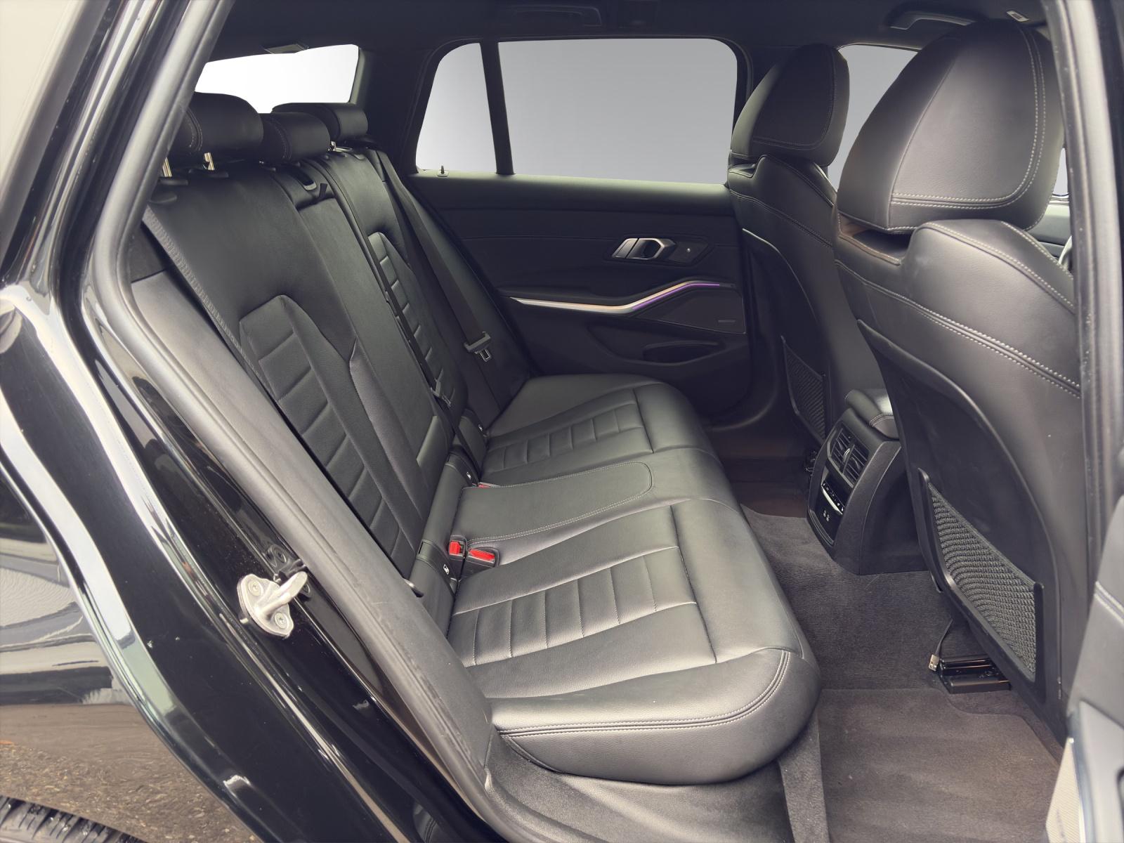 BMW M340d xDrive 48V Touring Steptronic Sport-image-12