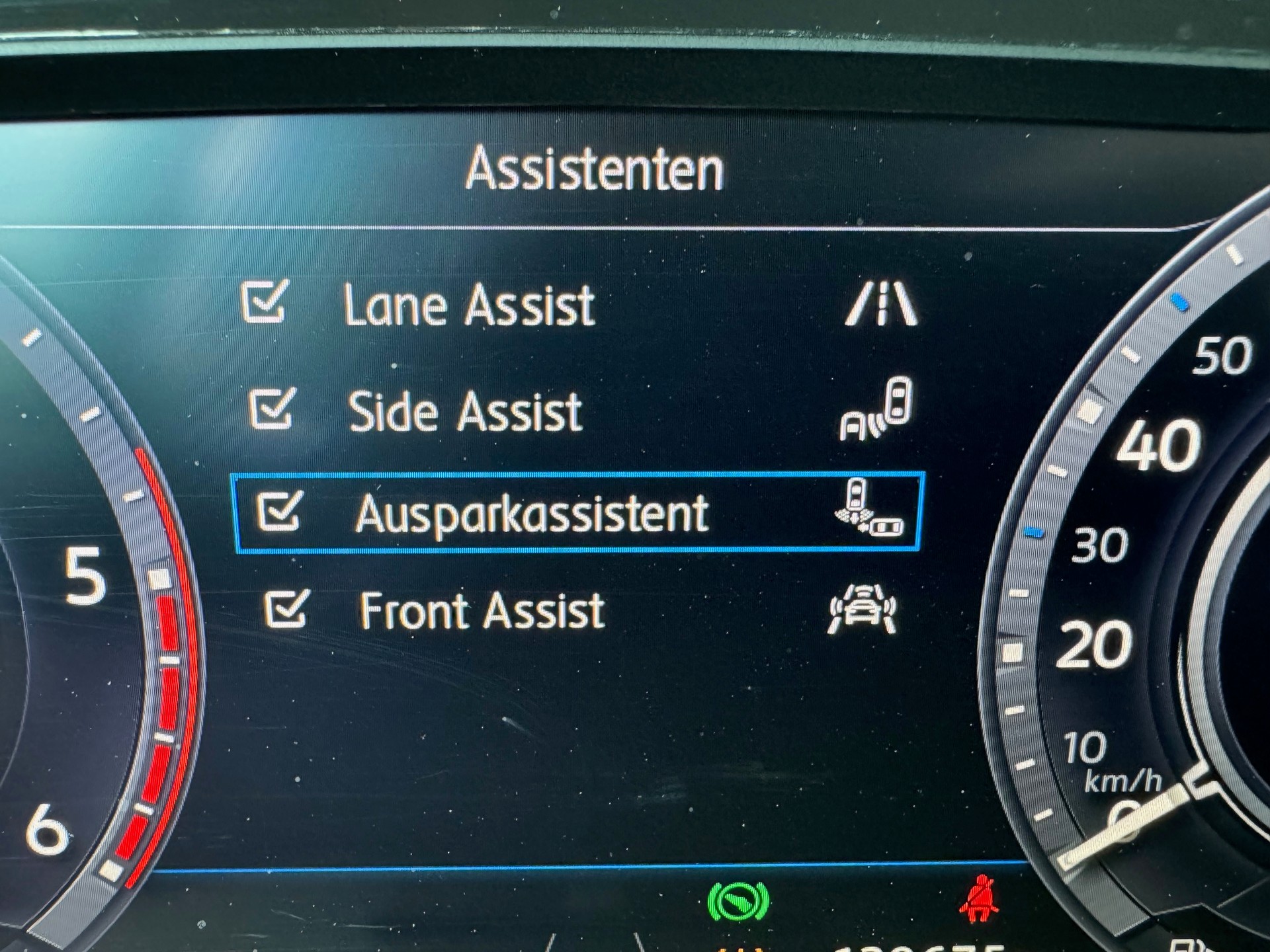 VW Tiguan 2.0 TDI SCR R-LINE 4Motion DSG-image-26