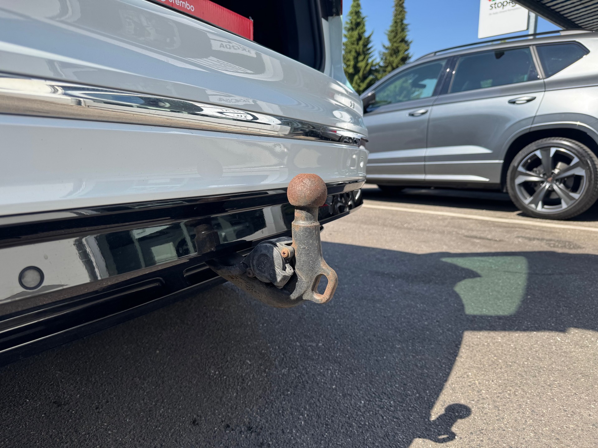 VW Tiguan 2.0 TDI SCR R-LINE 4Motion DSG-image-9