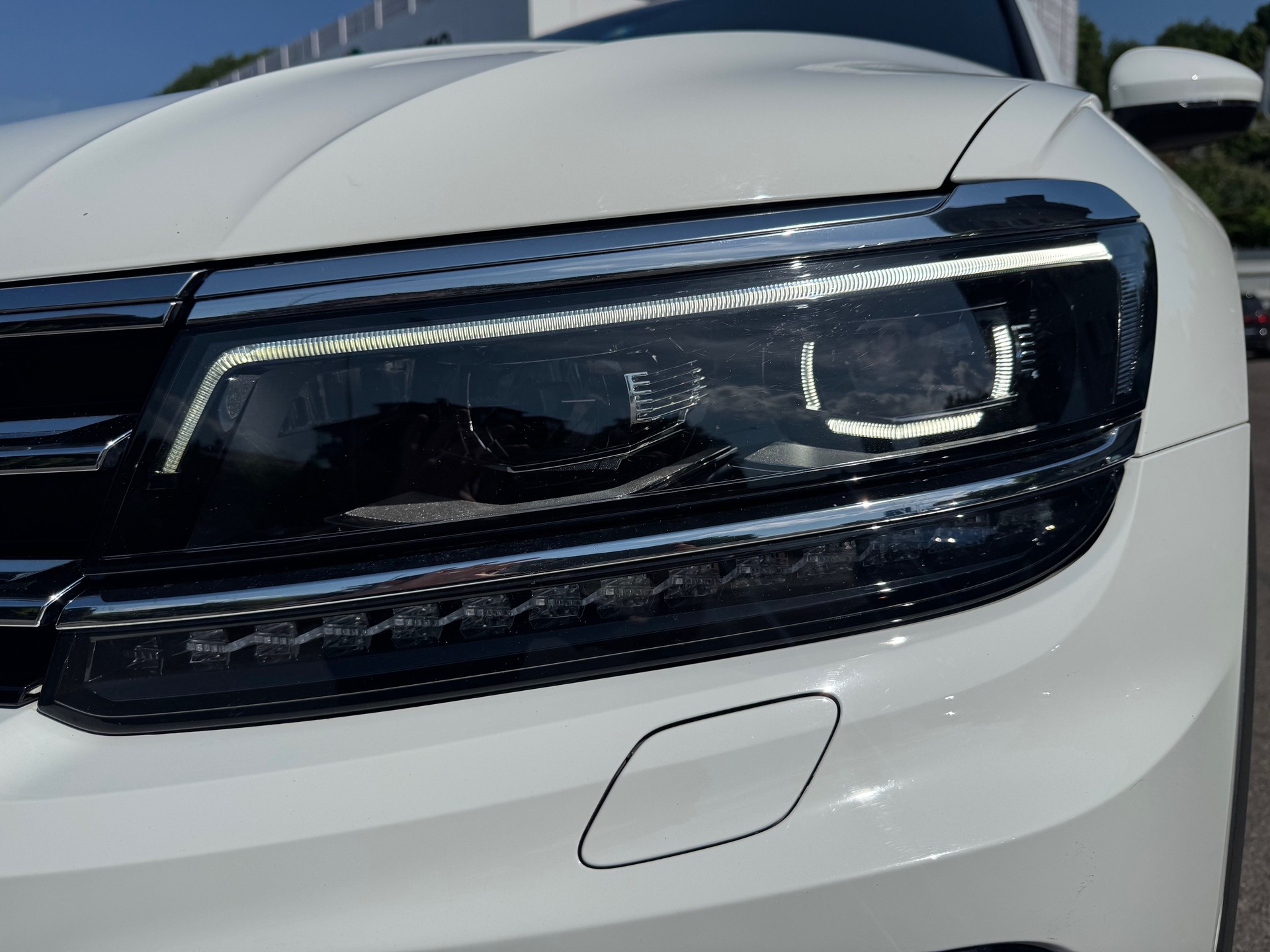 VW Tiguan 2.0 TDI SCR R-LINE 4Motion DSG-showroom-element-2
