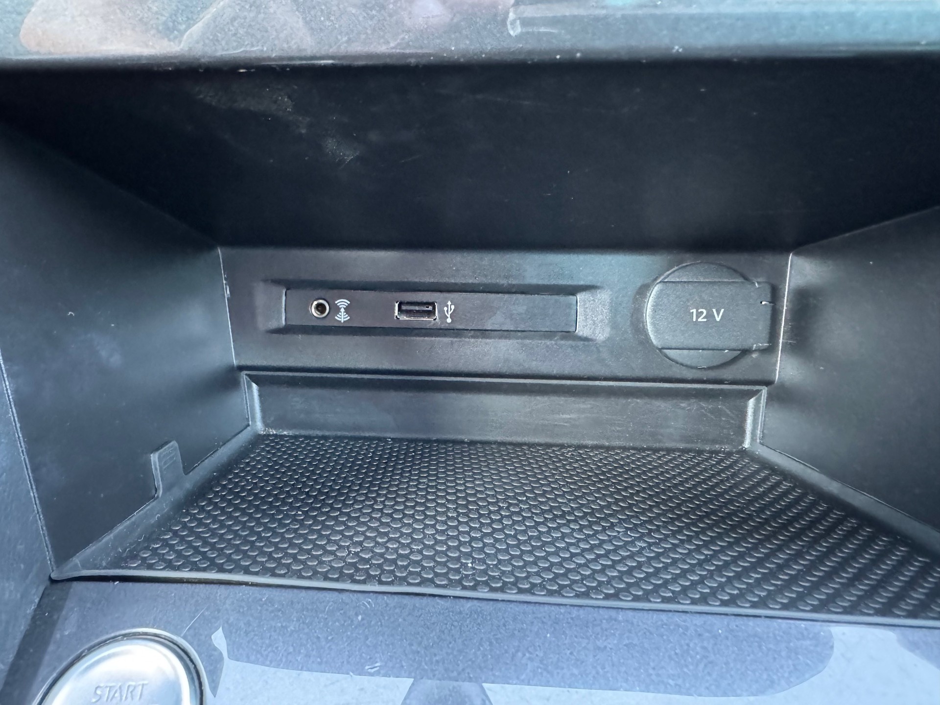 VW Tiguan 2.0 TDI SCR R-LINE 4Motion DSG-image-21