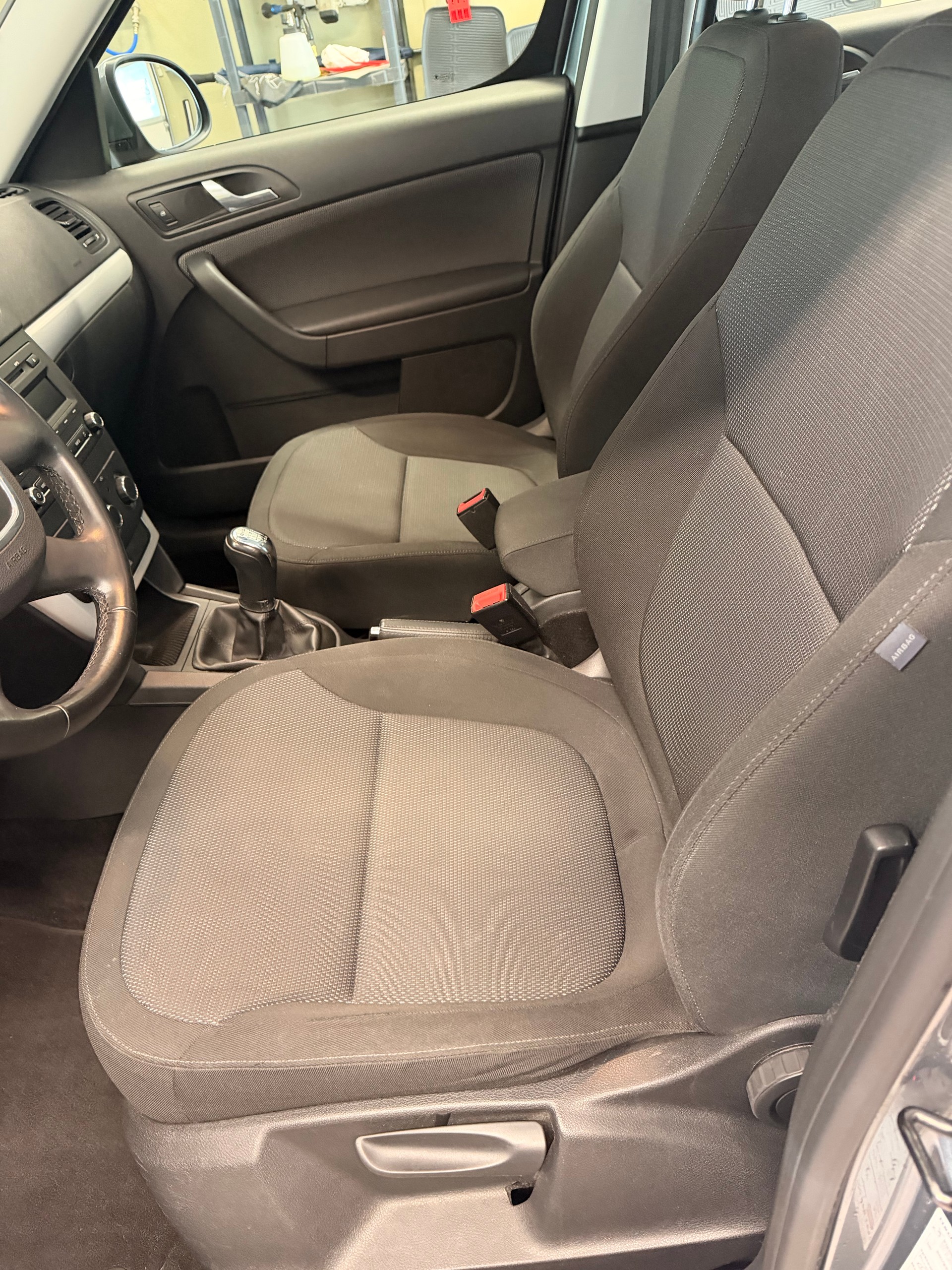 SKODA Yeti 1.8 TSI Entry 4x4-image-5