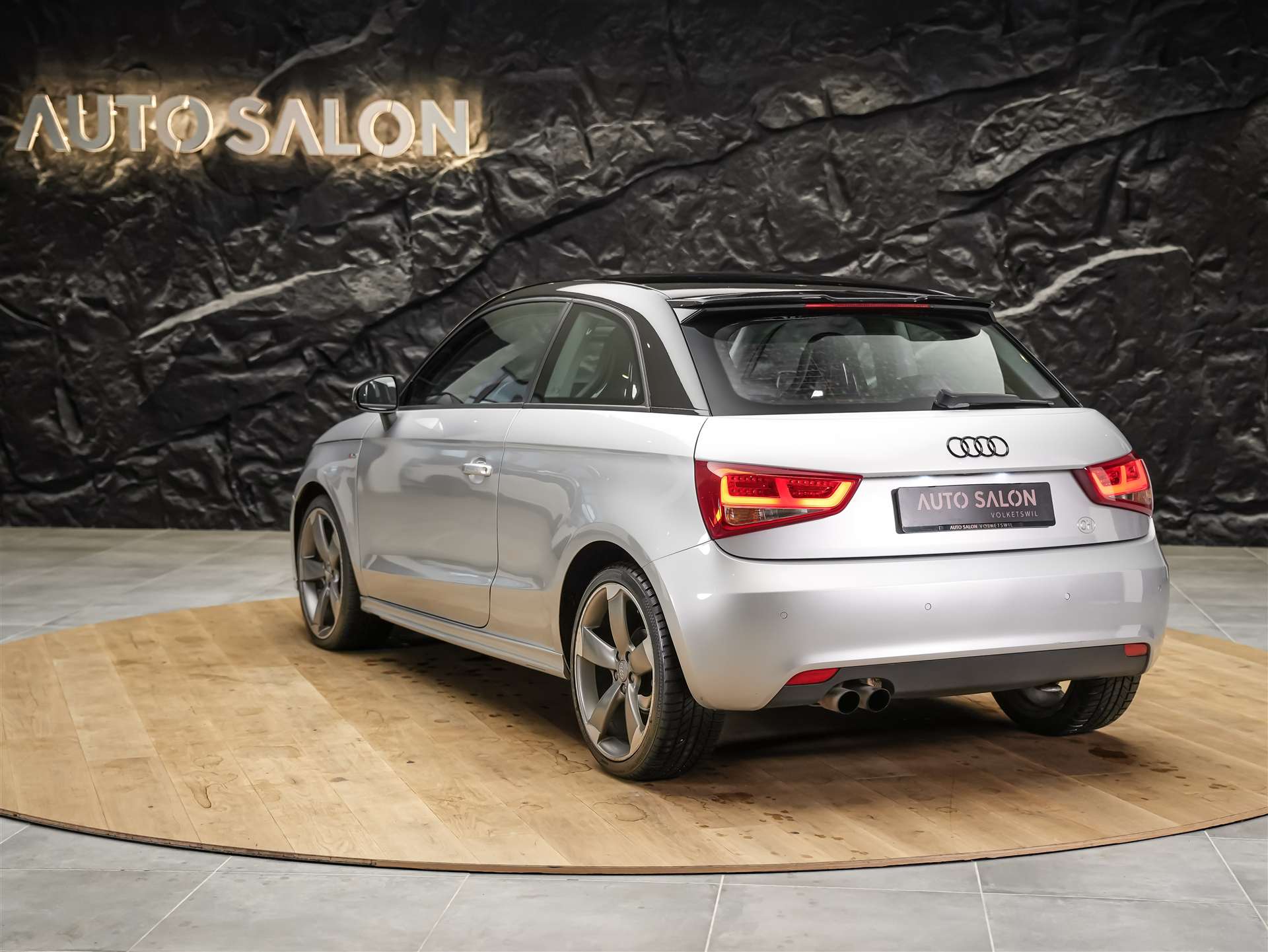 AUDI A1 S-Line 1.4 TFSI S-Tronic *CH Auto*Bose Soundsystem*Tempomat*-image-2