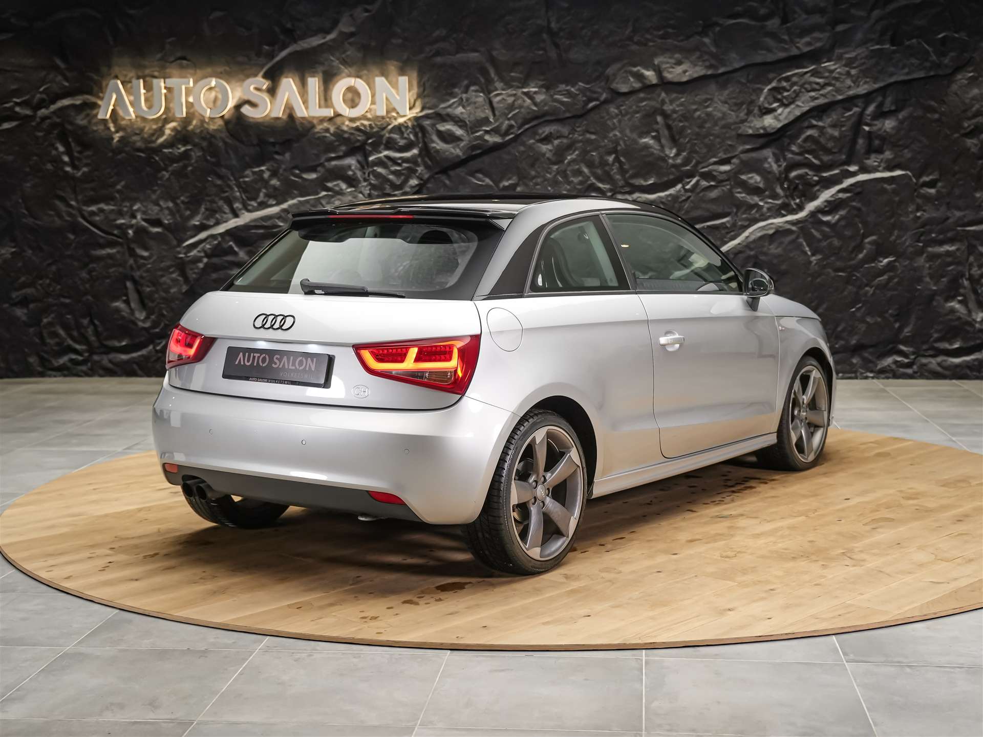 AUDI A1 S-Line 1.4 TFSI S-Tronic *CH Auto*Bose Soundsystem*Tempomat*-image-4