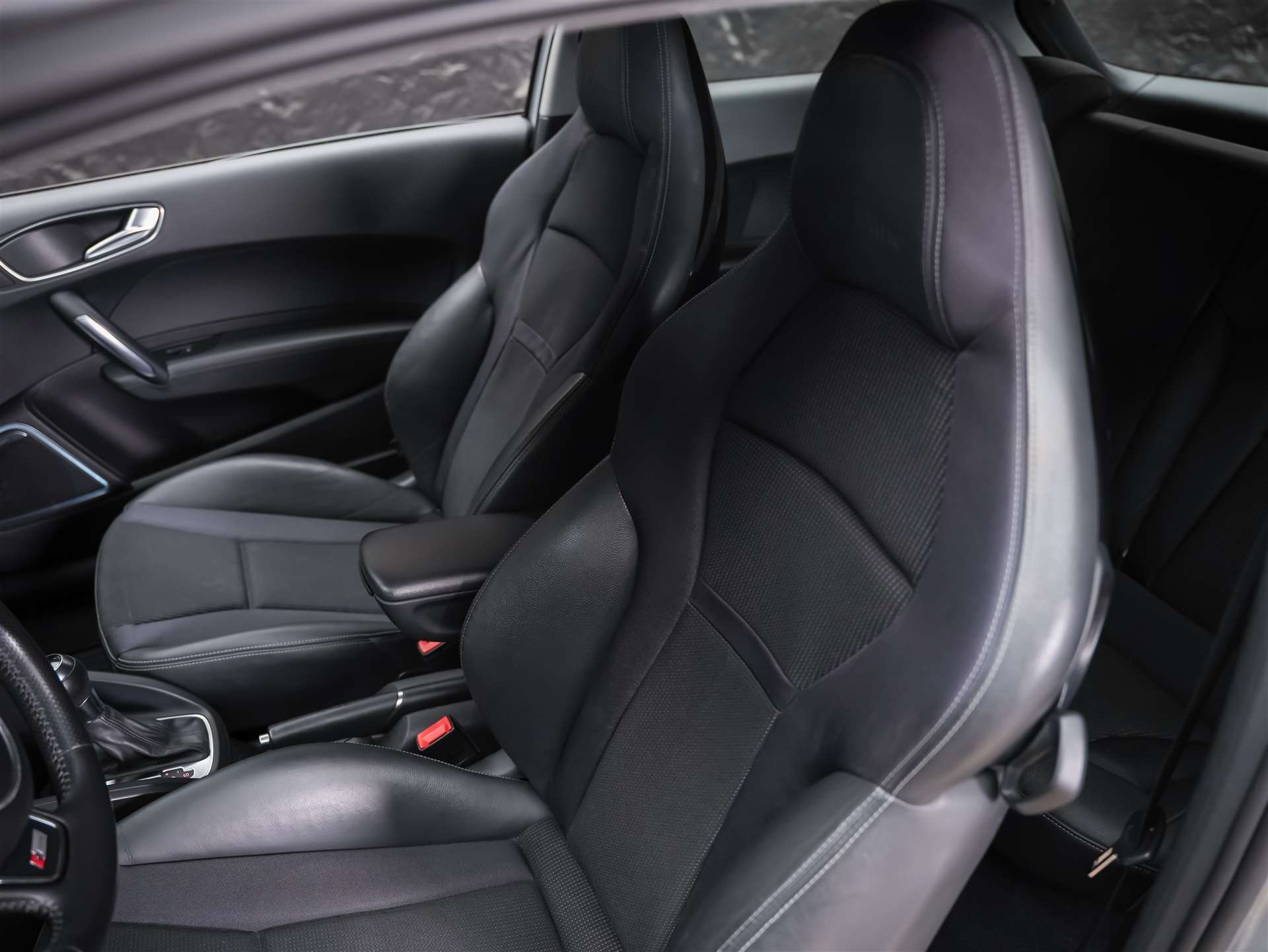 AUDI A1 S-Line 1.4 TFSI S-Tronic *CH Auto*Bose Soundsystem*Tempomat*-image-8