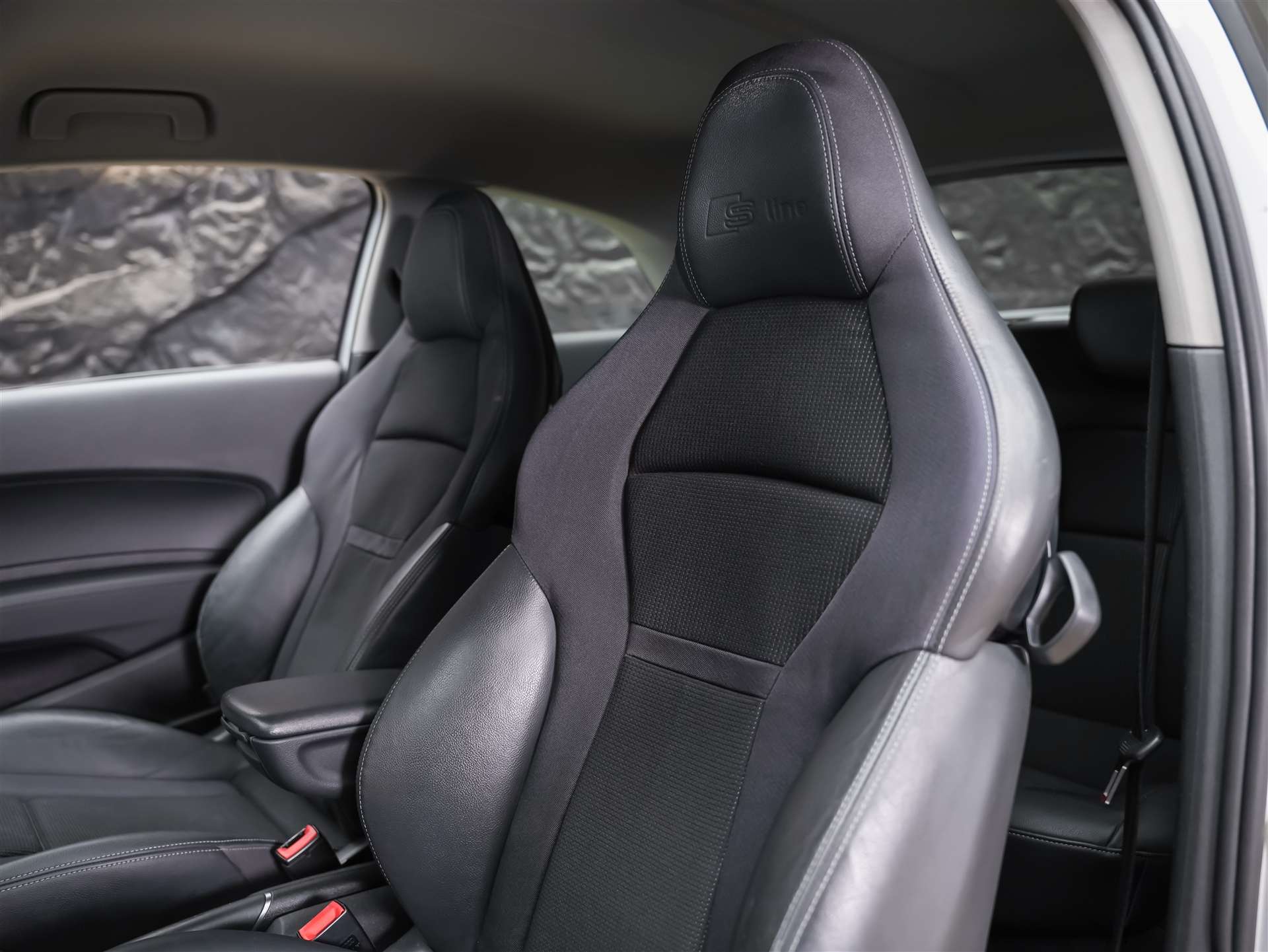 AUDI A1 S-Line 1.4 TFSI S-Tronic *CH Auto*Bose Soundsystem*Tempomat*-image-9