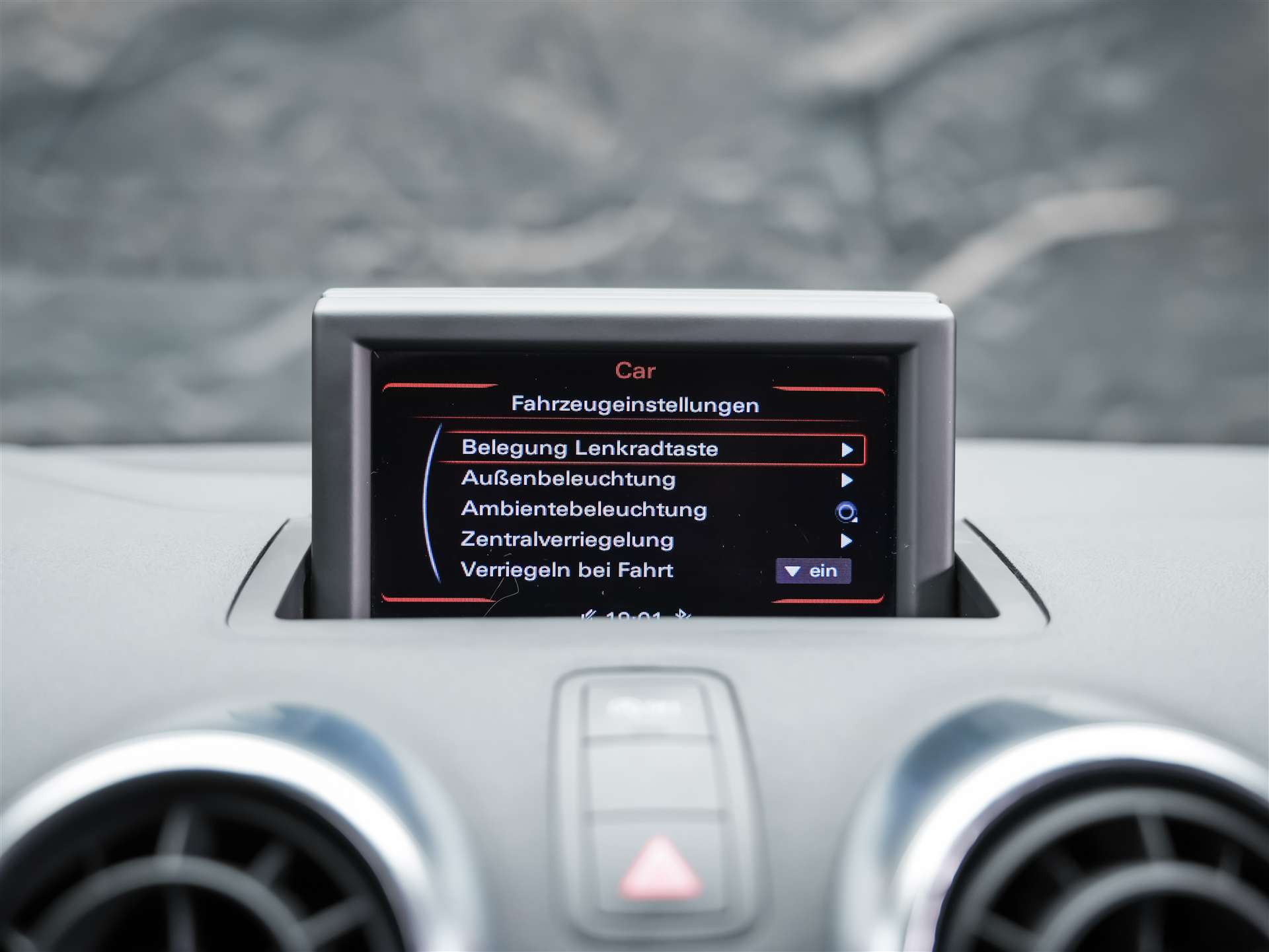 AUDI A1 S-Line 1.4 TFSI S-Tronic *CH Auto*Bose Soundsystem*Tempomat*-image-31