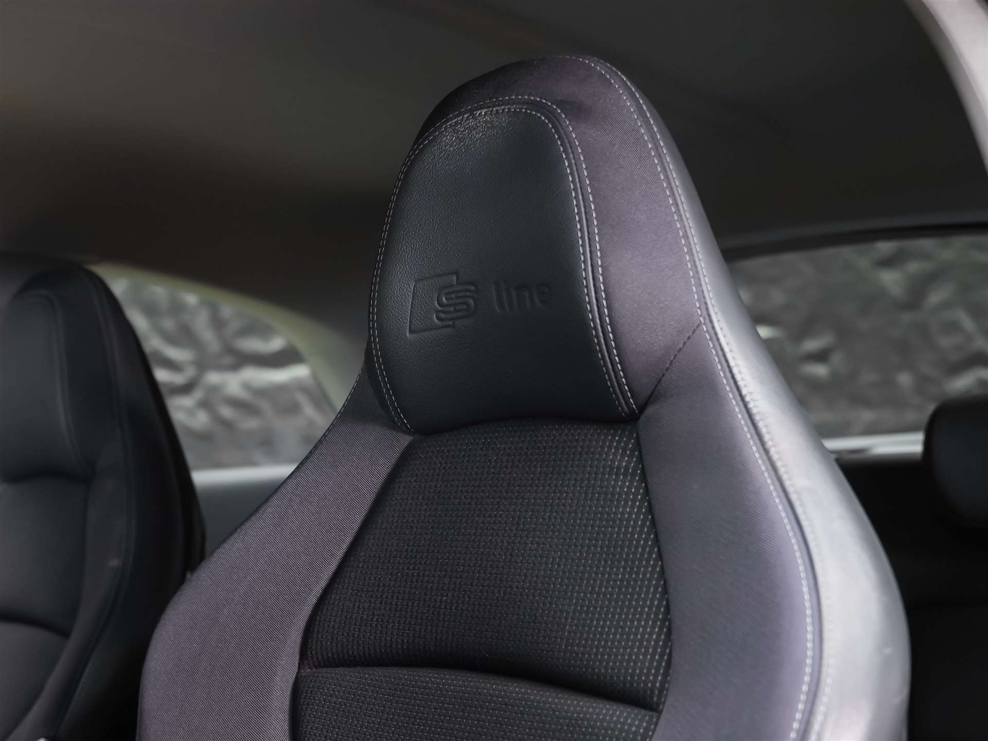 AUDI A1 S-Line 1.4 TFSI S-Tronic *CH Auto*Bose Soundsystem*Tempomat*-image-10