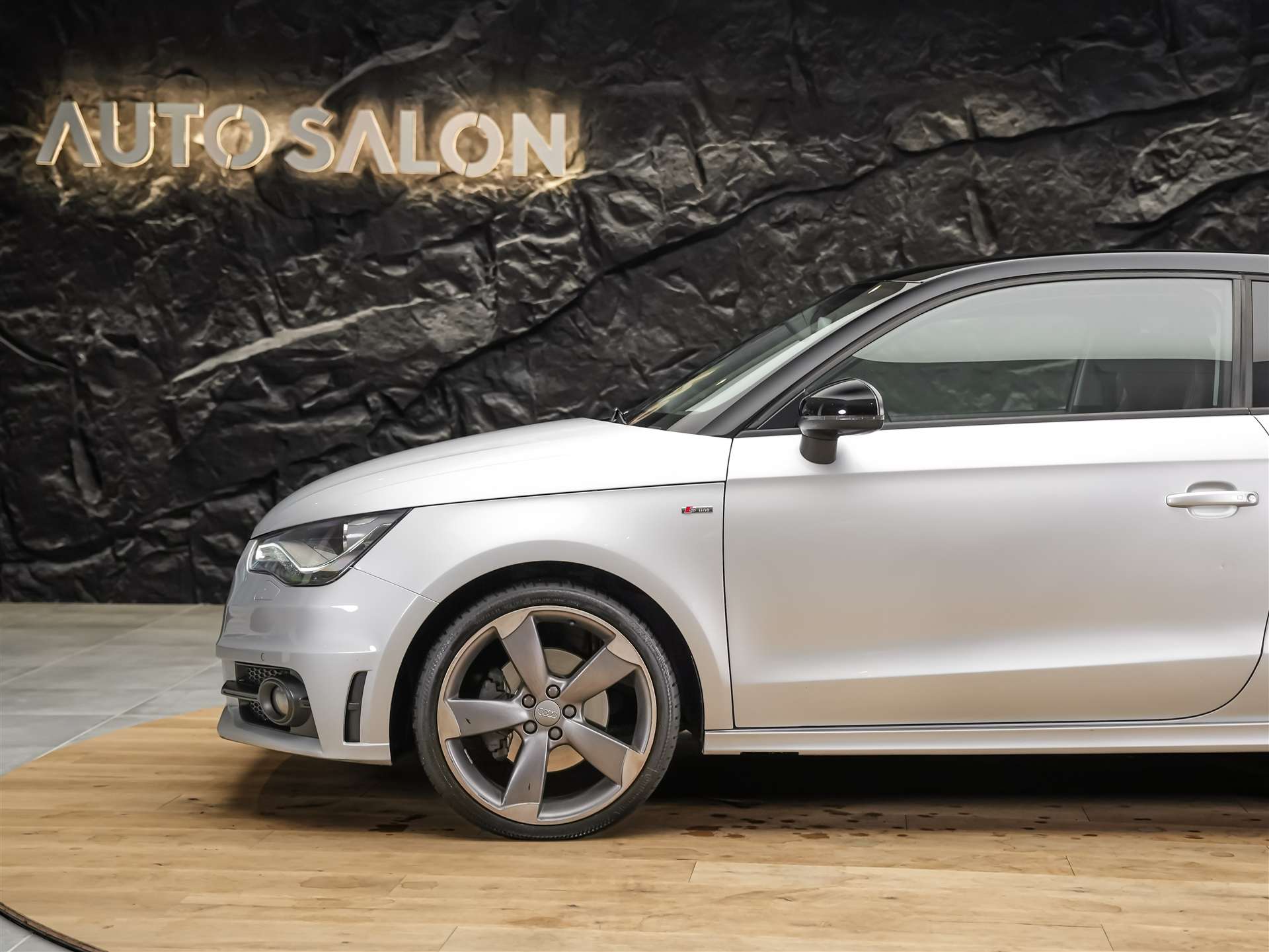 AUDI A1 S-Line 1.4 TFSI S-Tronic *CH Auto*Bose Soundsystem*Tempomat*-image-13