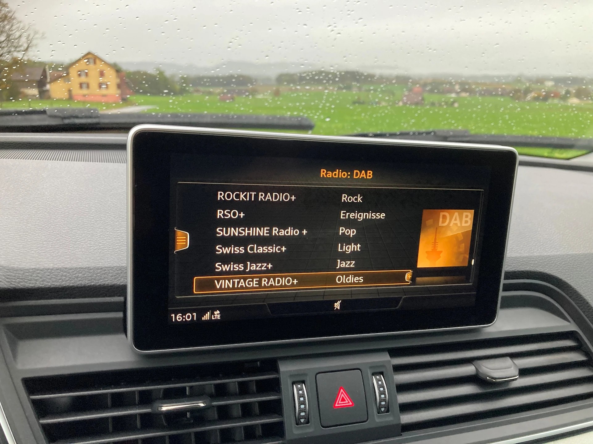 AUDI Q5 2.0 TDI sport quattro S-tronic-image-9